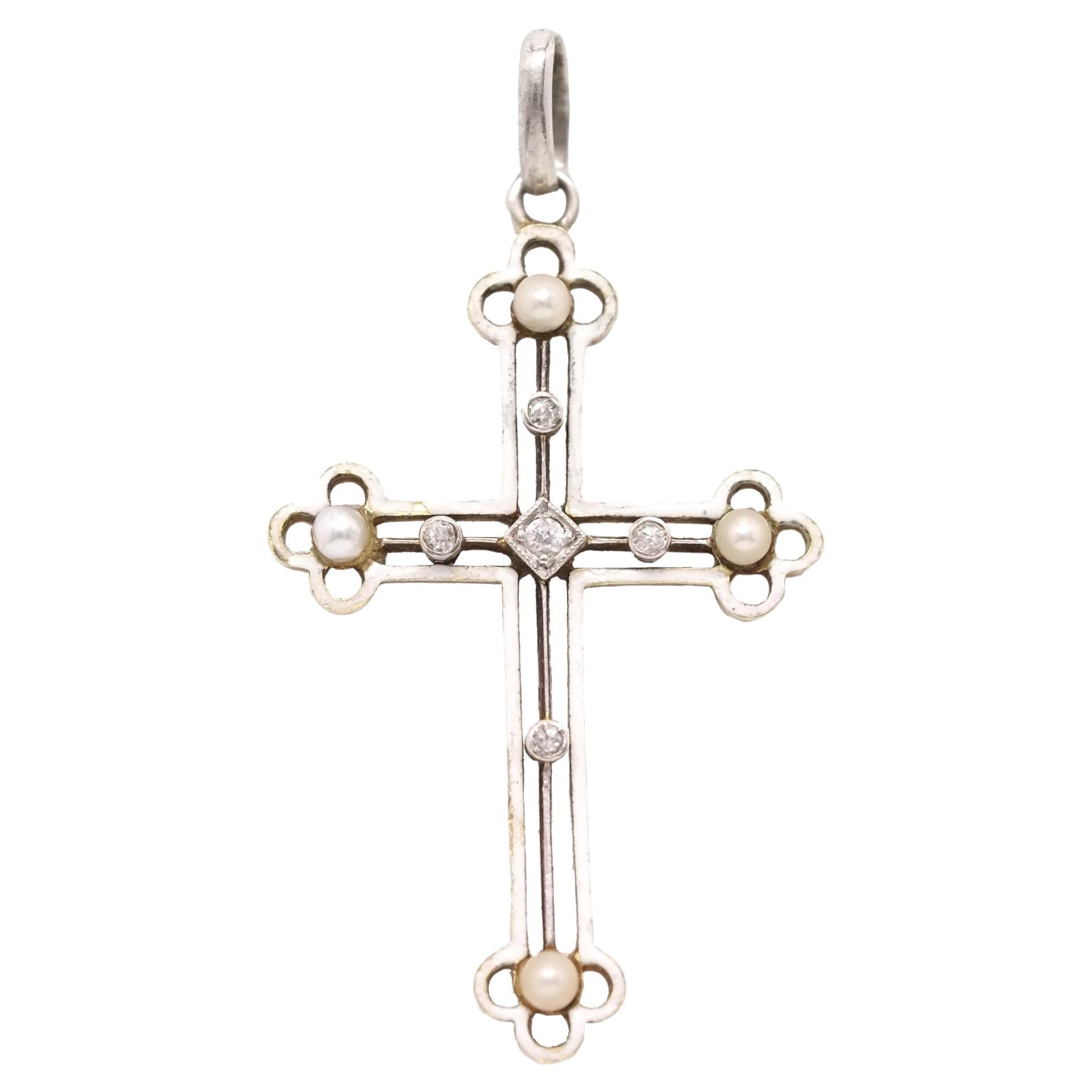 Pendentif croix en émail 