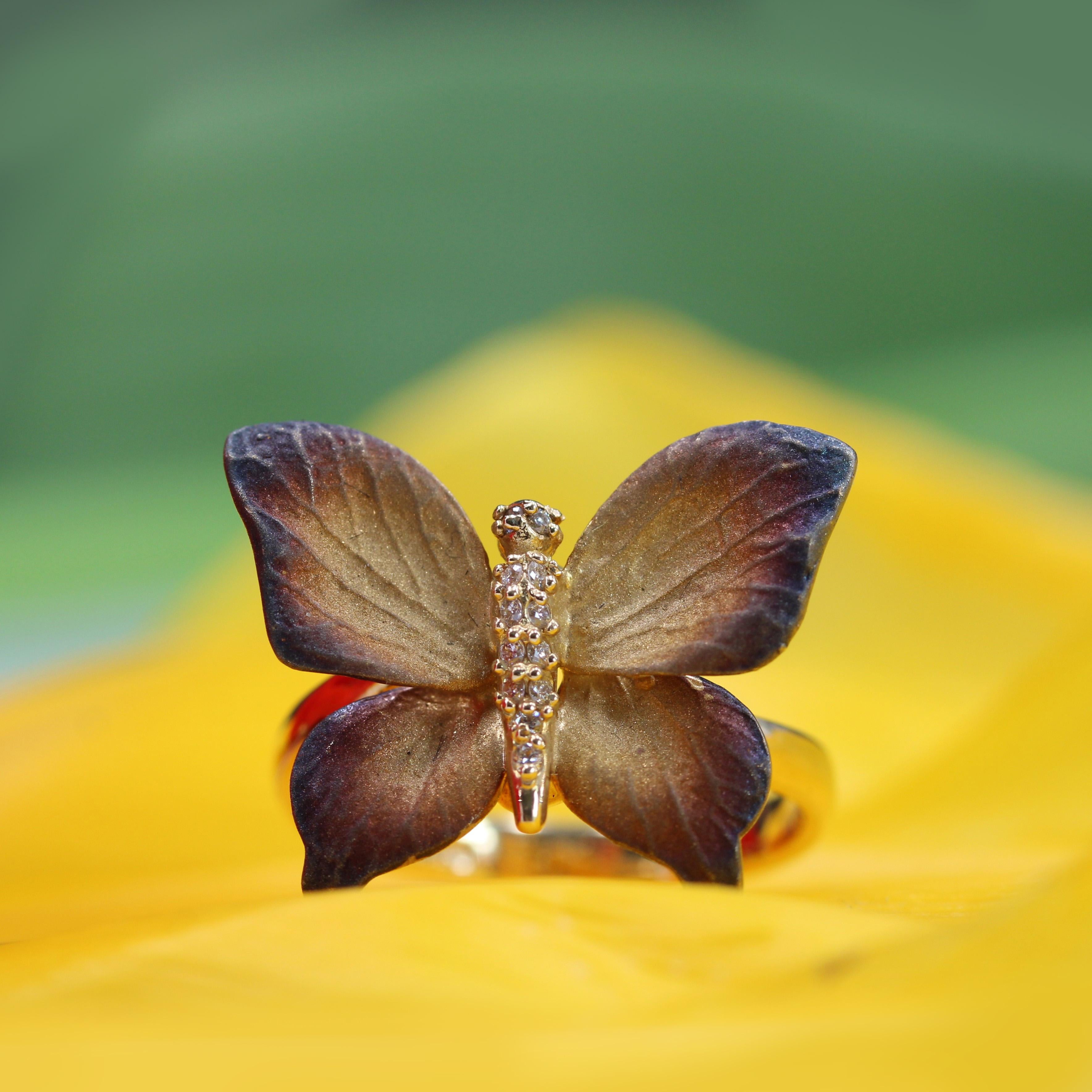 Taille française Bague papillon en émail, diamant et or jaune en vente