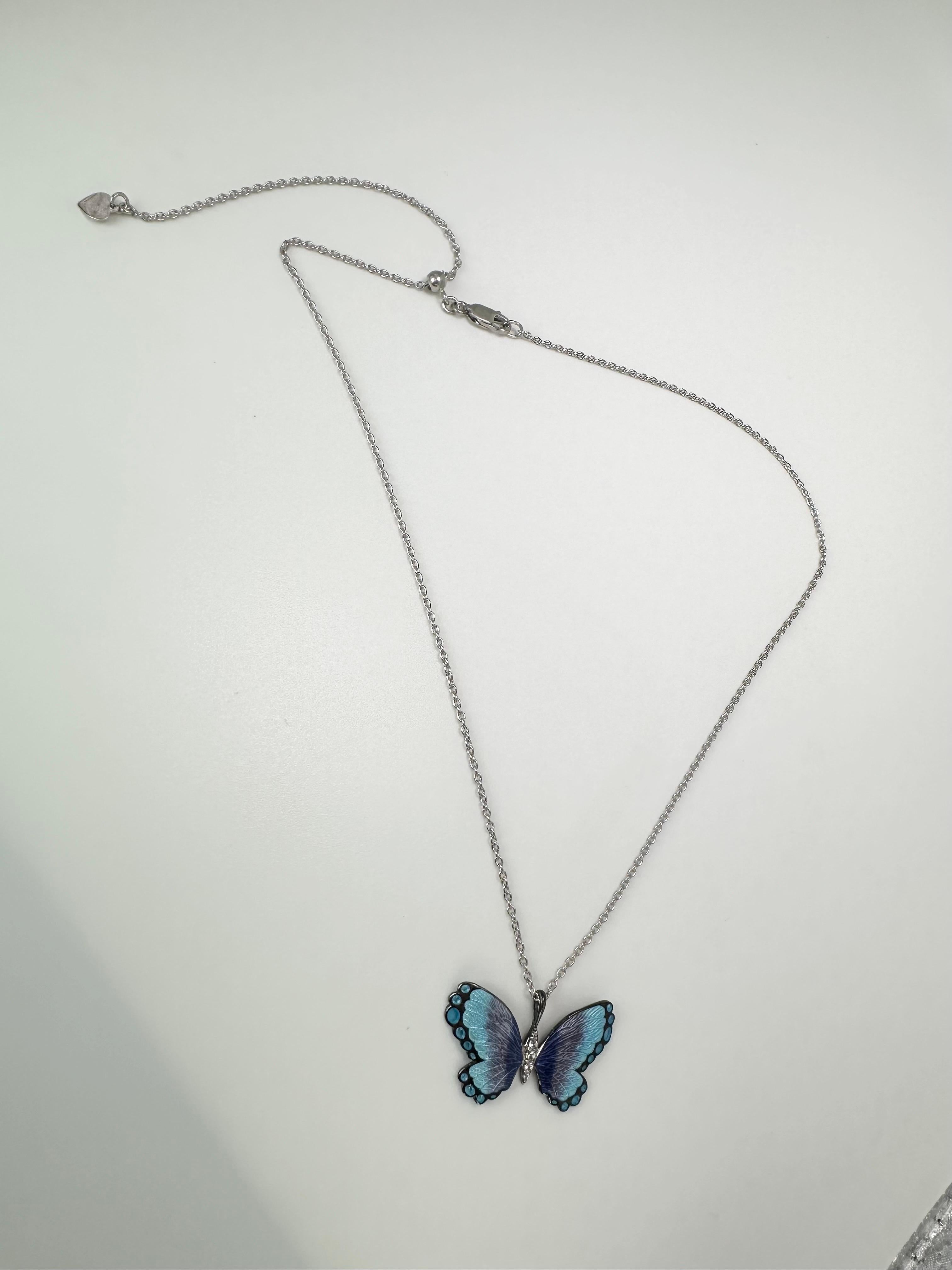 Enamel diamond buttrfly pendant necklace RARE In New Condition For Sale In Jupiter, FL
