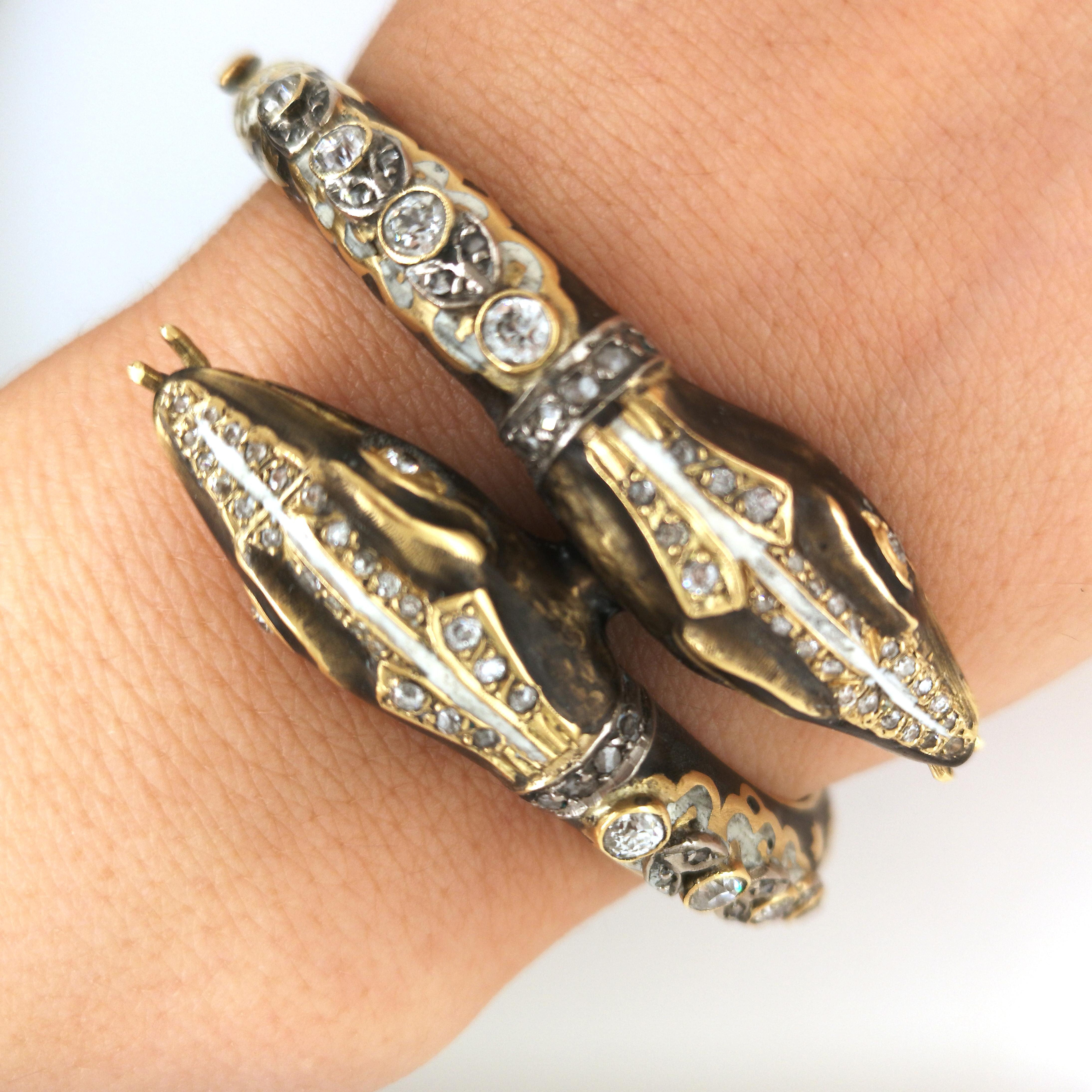 diamond headed snake