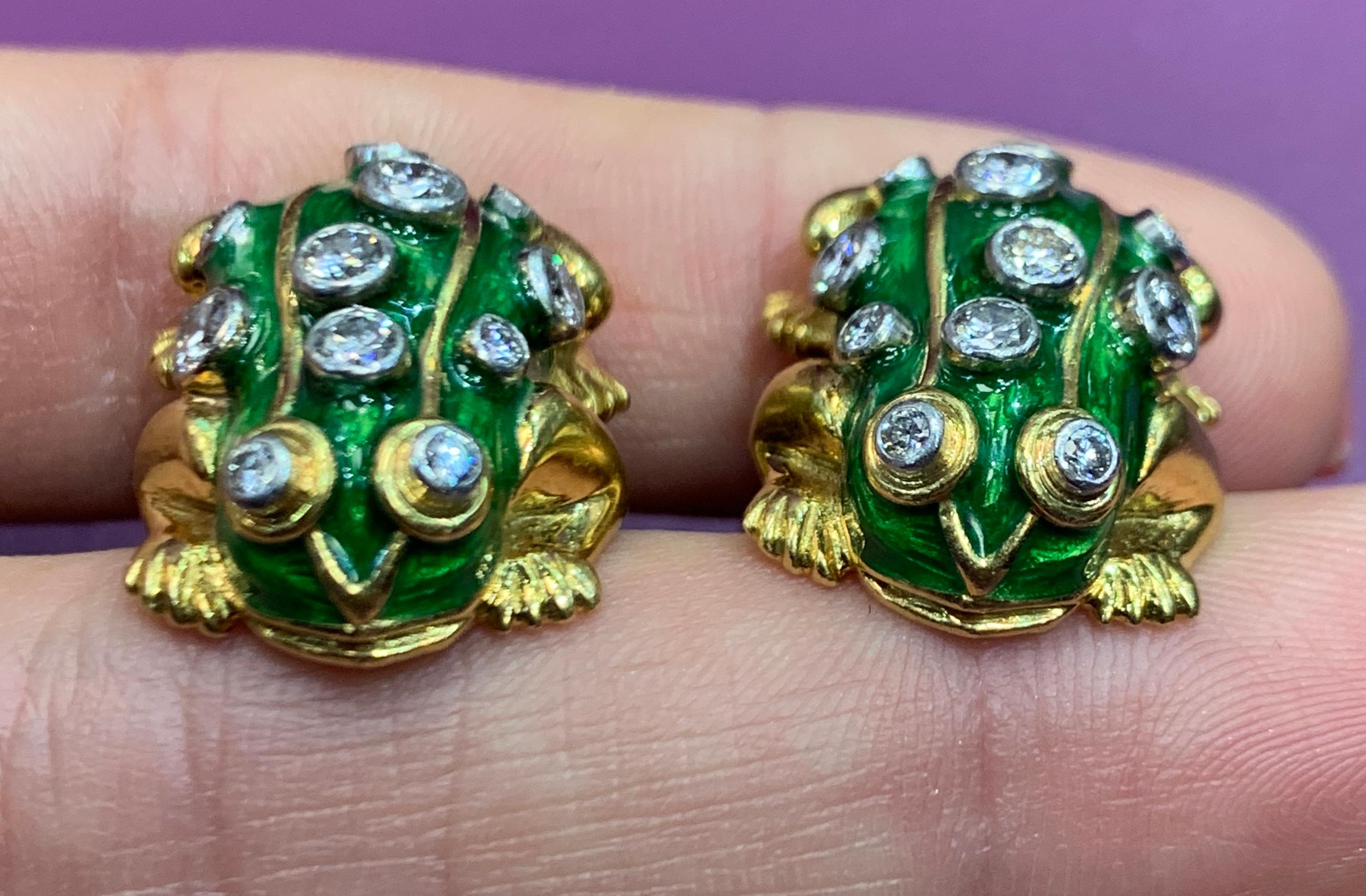 Green Enamel & Diamond Frog Cufflinks 18K Yellow Gold
22 round cut diamonds
Measurements: 1