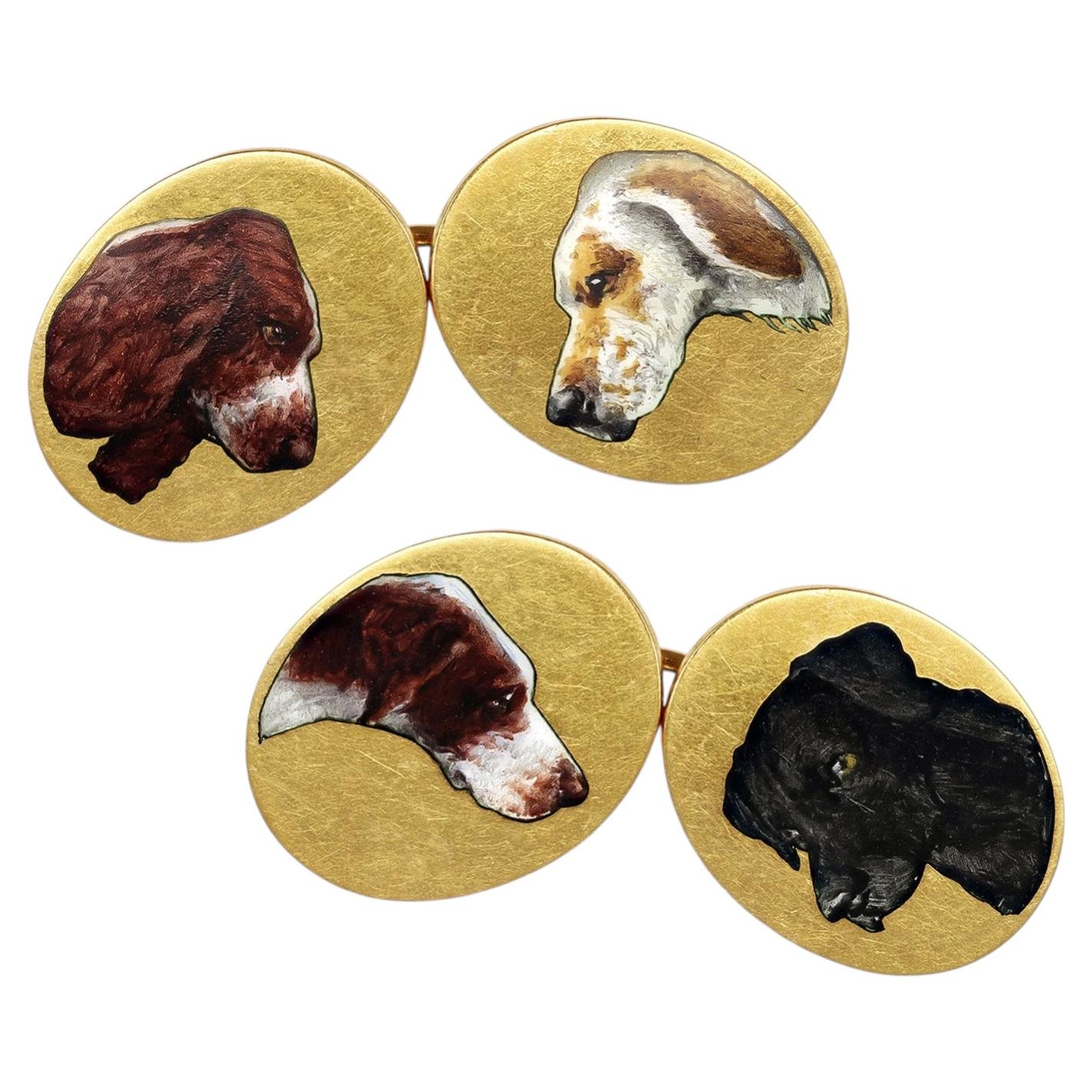 Boutons de manchette en émail représentant un chien, CIRCA 1900.