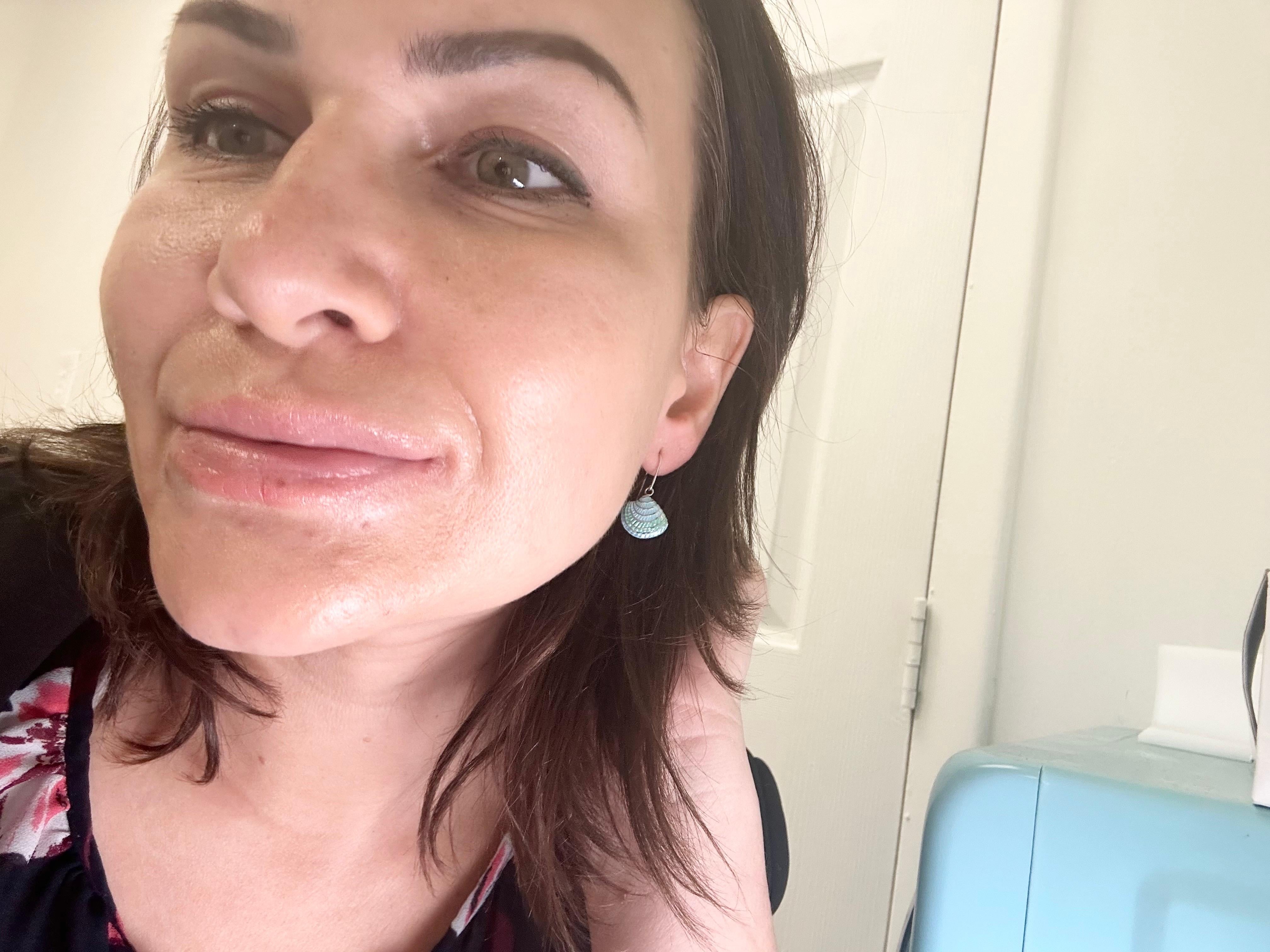 ¡Pendientes Nicole Barr con esmalte, hechos en plata 925, bien hechos vendrán con certificado y una bonita caja! ¡Es un regalo estupendo!

¡El certificado de autenticidad viene con la compra!

SOBRE NOSOTROS
Somos una empresa familiar. Nuestro