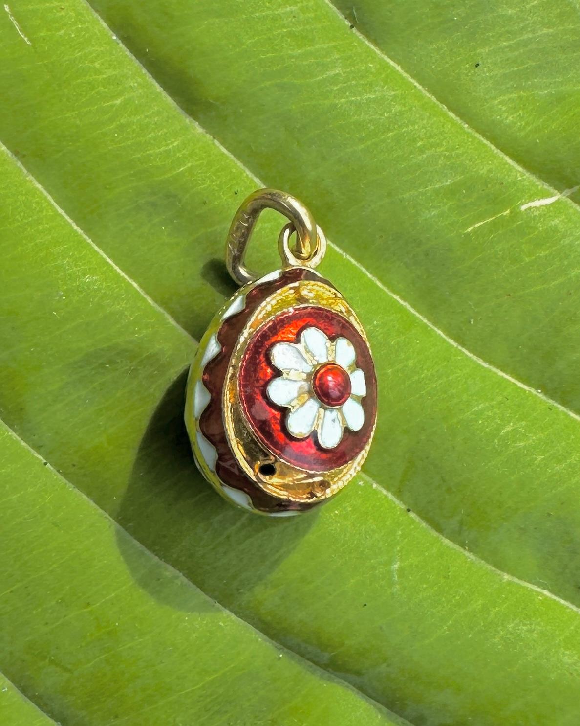 Enamel Easter Egg Pendant Necklace Charm 18 Karat Gold Red White Flower Motif  For Sale 2