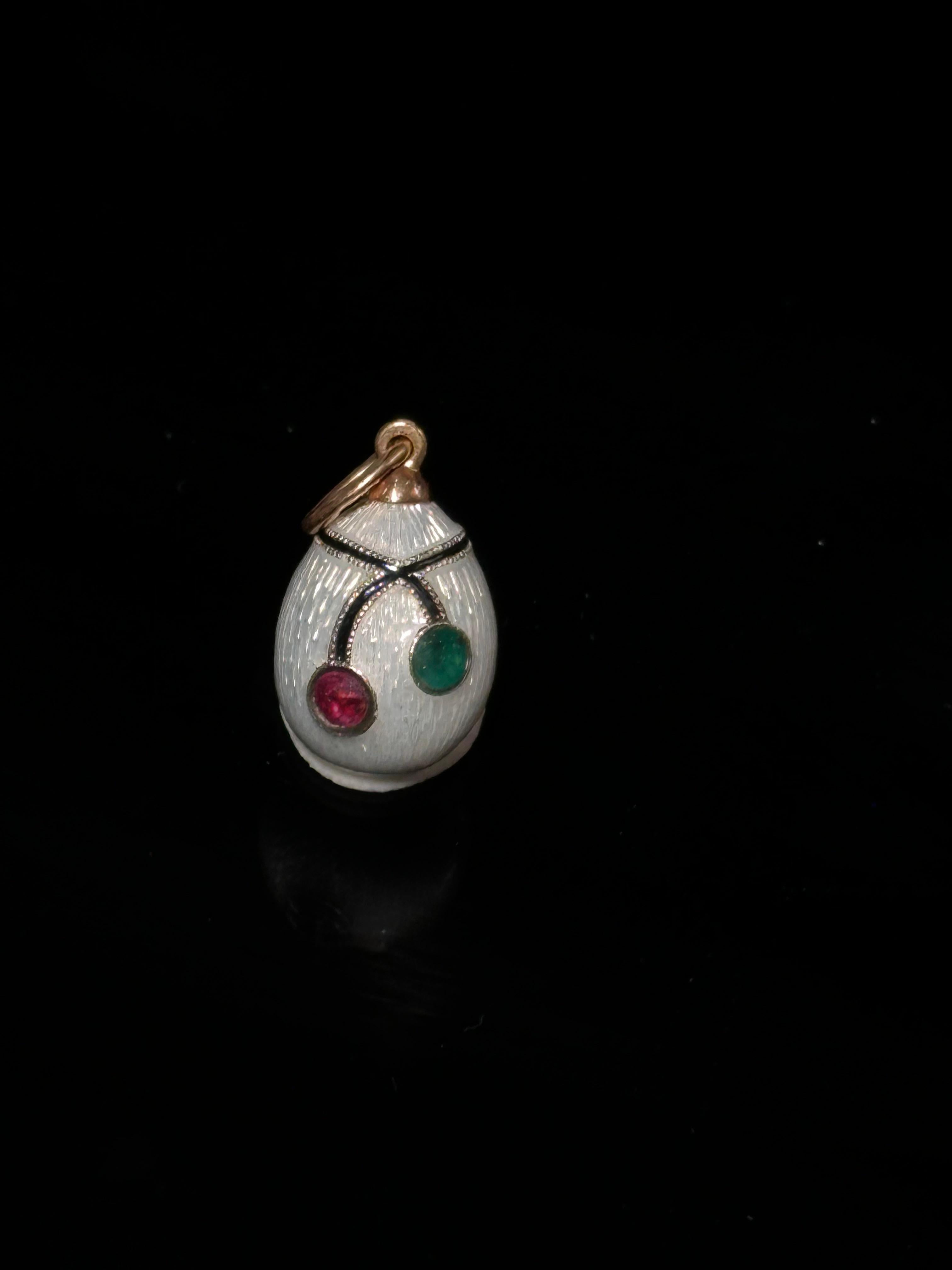 Colgante Huevo Esmaltado Oro 18k Plata Rubí Esmeralda Arte Ruso estilo Faberge Eduardiano
