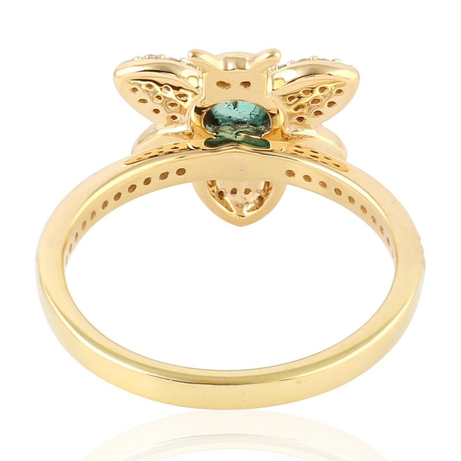 Contemporary Enamel Emerald Diamond 18 Karat Gold Bumble Bee Pendant Necklace For Sale
