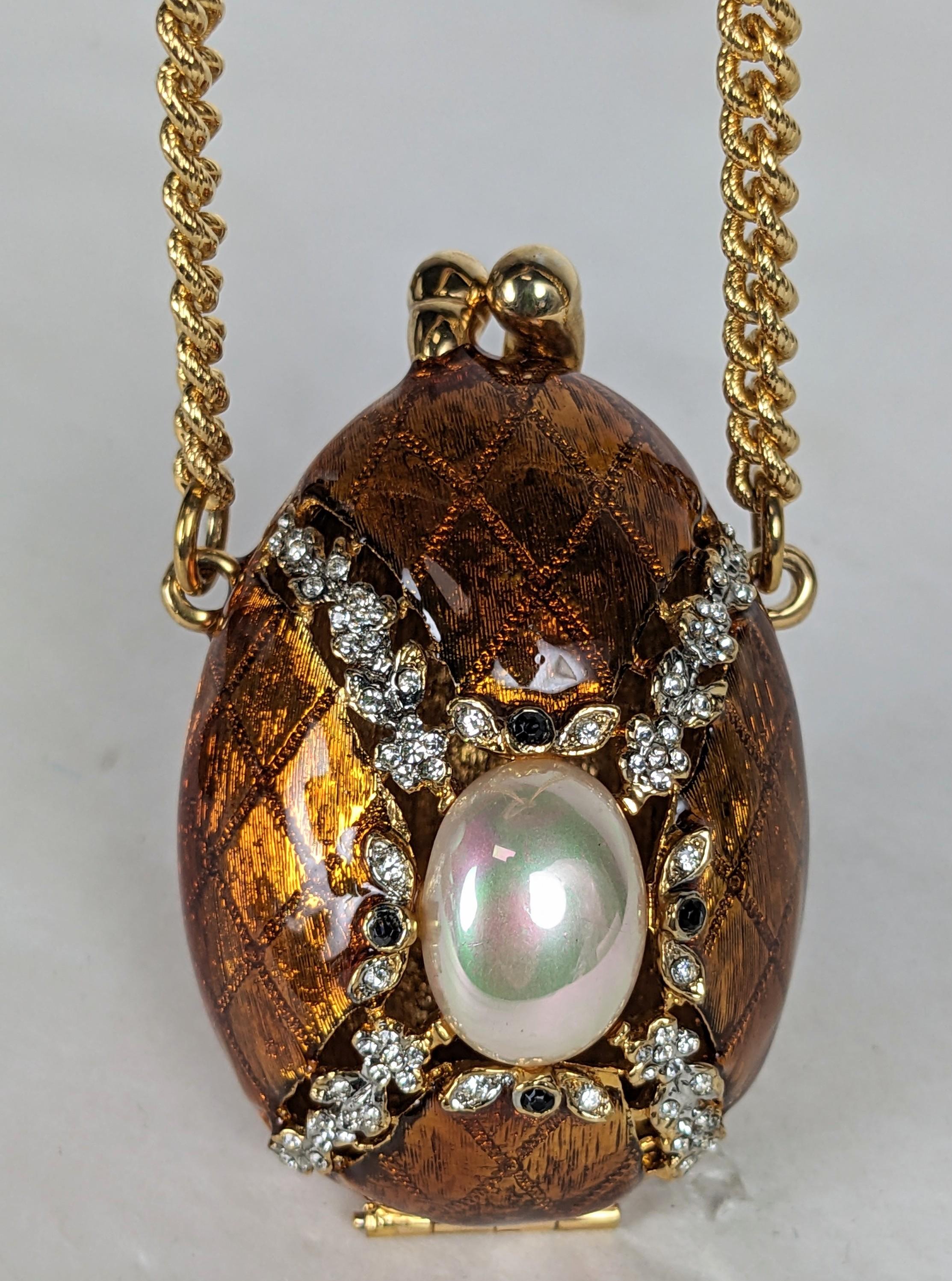 Faberge, médaillon pendentif œuf de Pâques en émail en vente 2