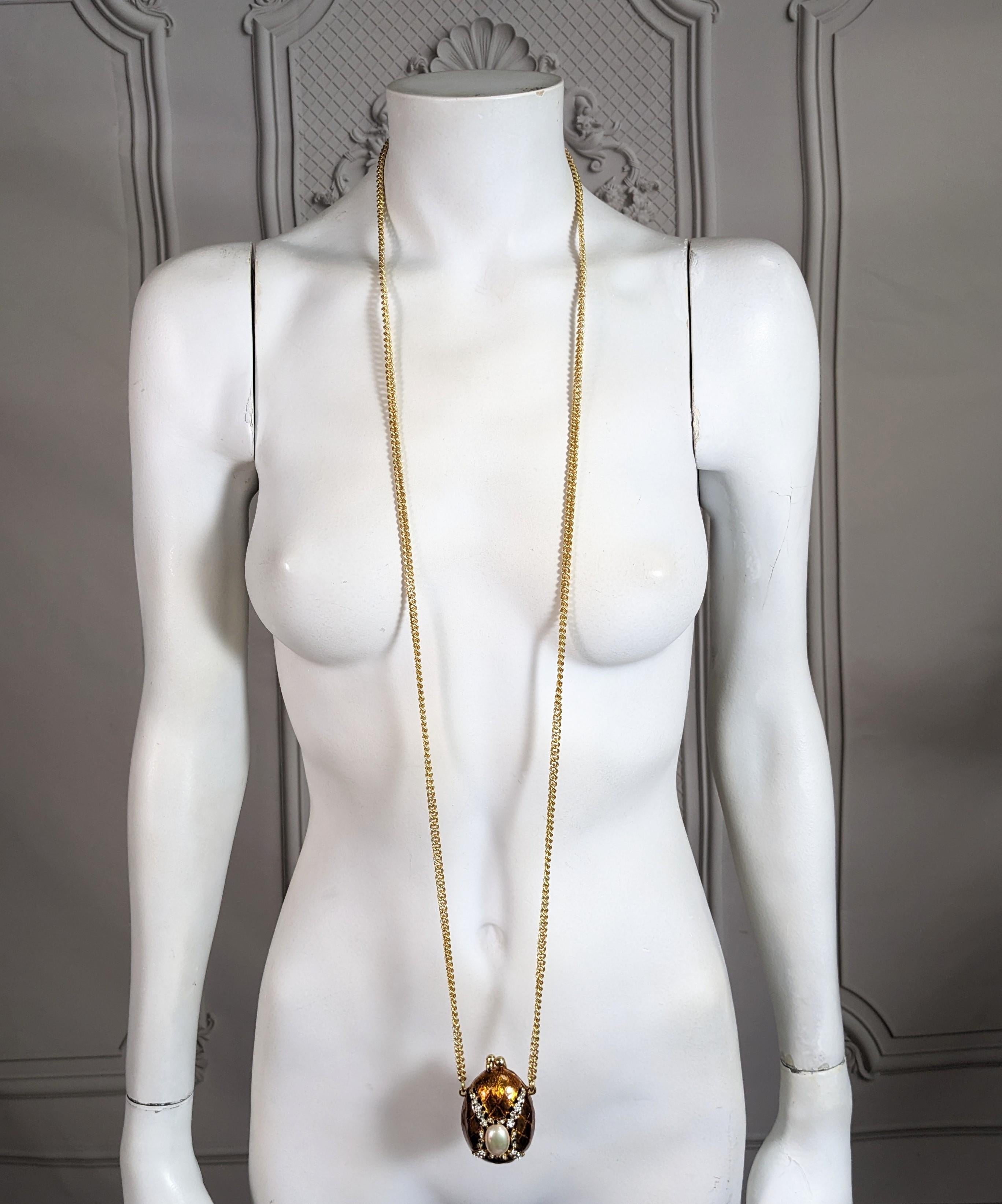 Ciondolo a forma di uovo di Pasqua in smalto di Faberge in vendita 2