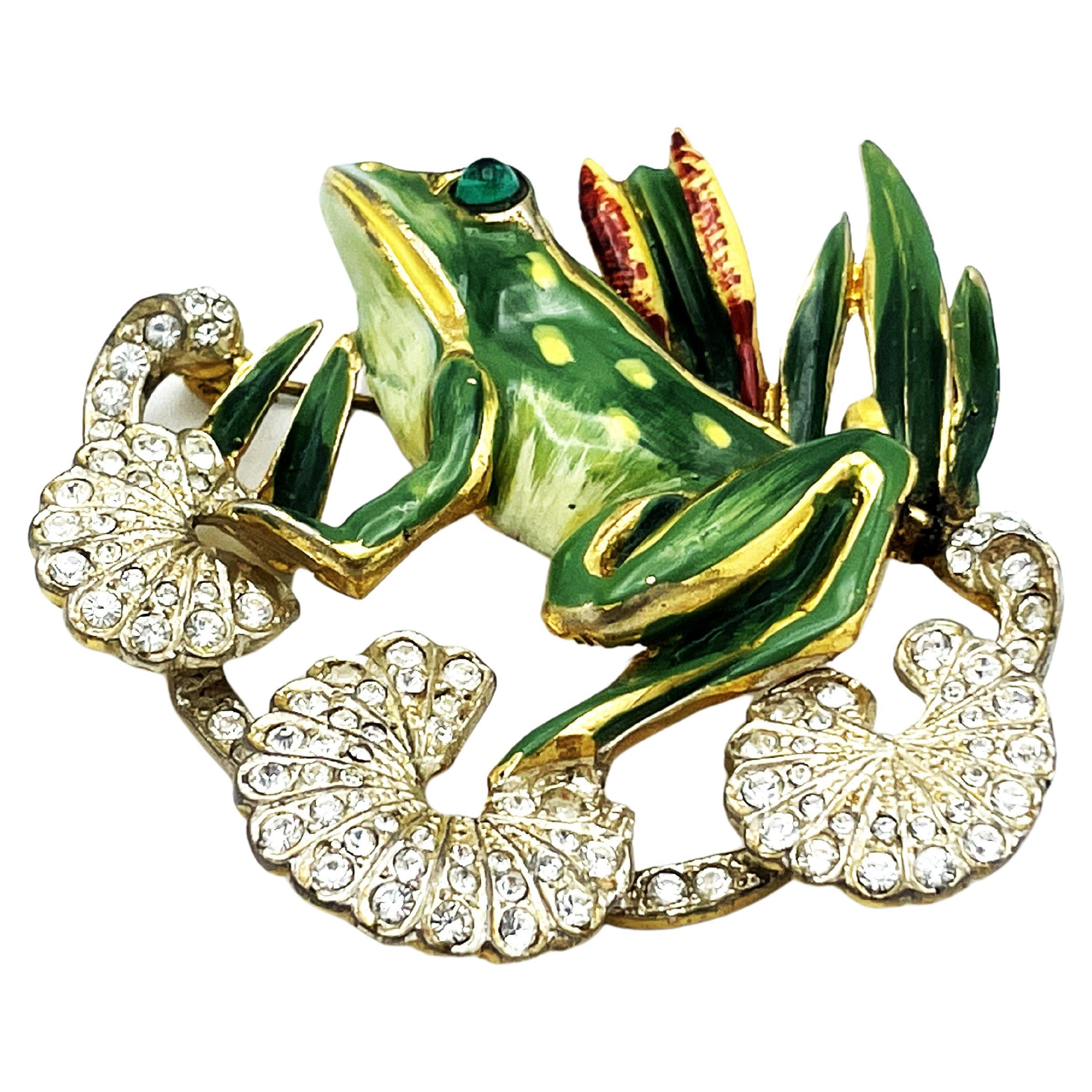 Enamel FROG brooch on three Lilys , CORO CRAFT, STERLING, gold plated, 1940s USA For Sale