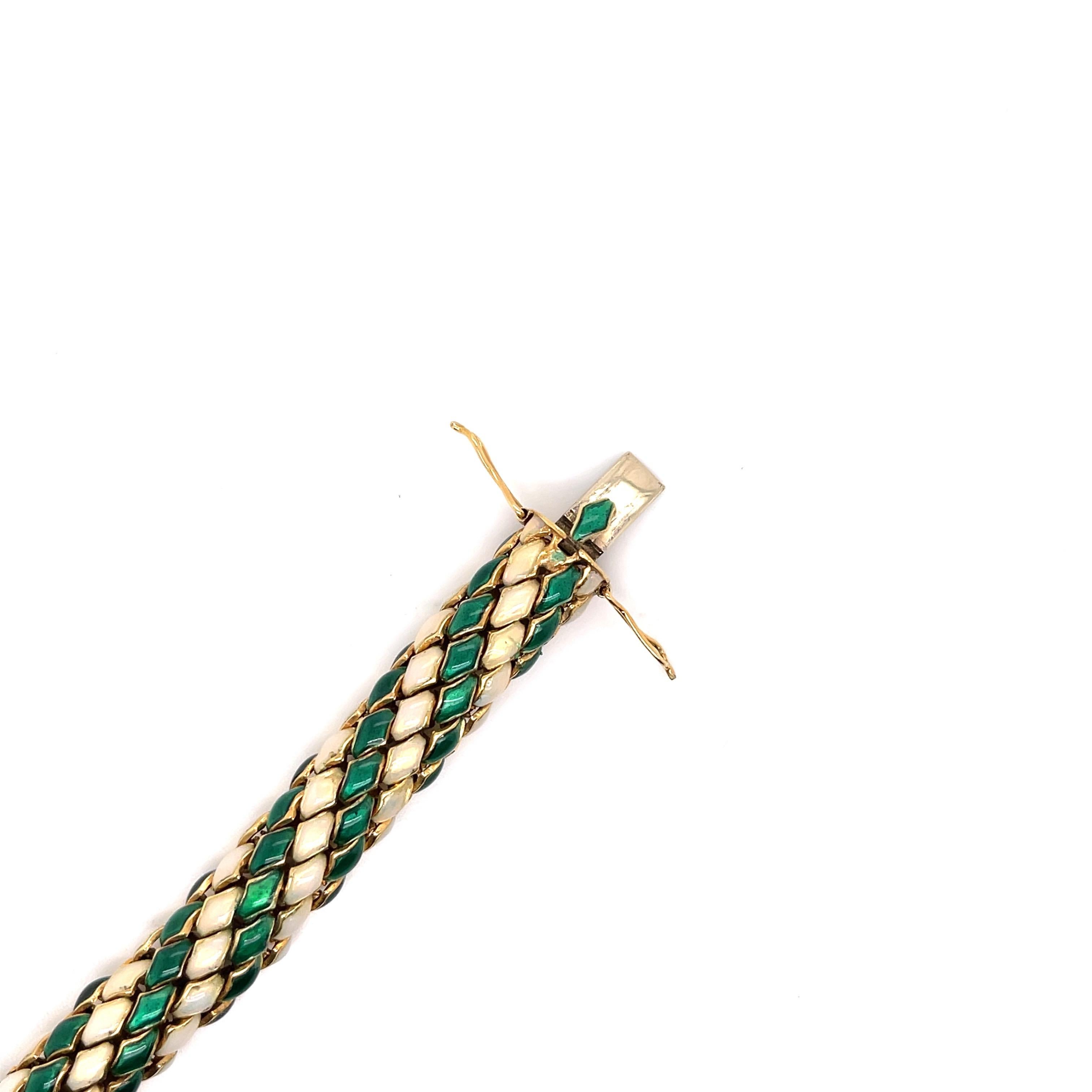 Enamel Green and White Flexible Bracelet In Good Condition For Sale In New York, NY