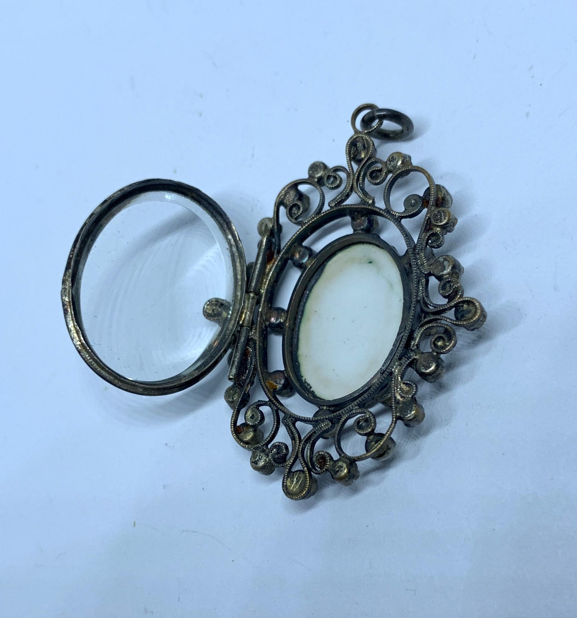 Emaille Medaillon-Anhänger 19. Jahrhundert Silber Jungfrau im Angebot 2