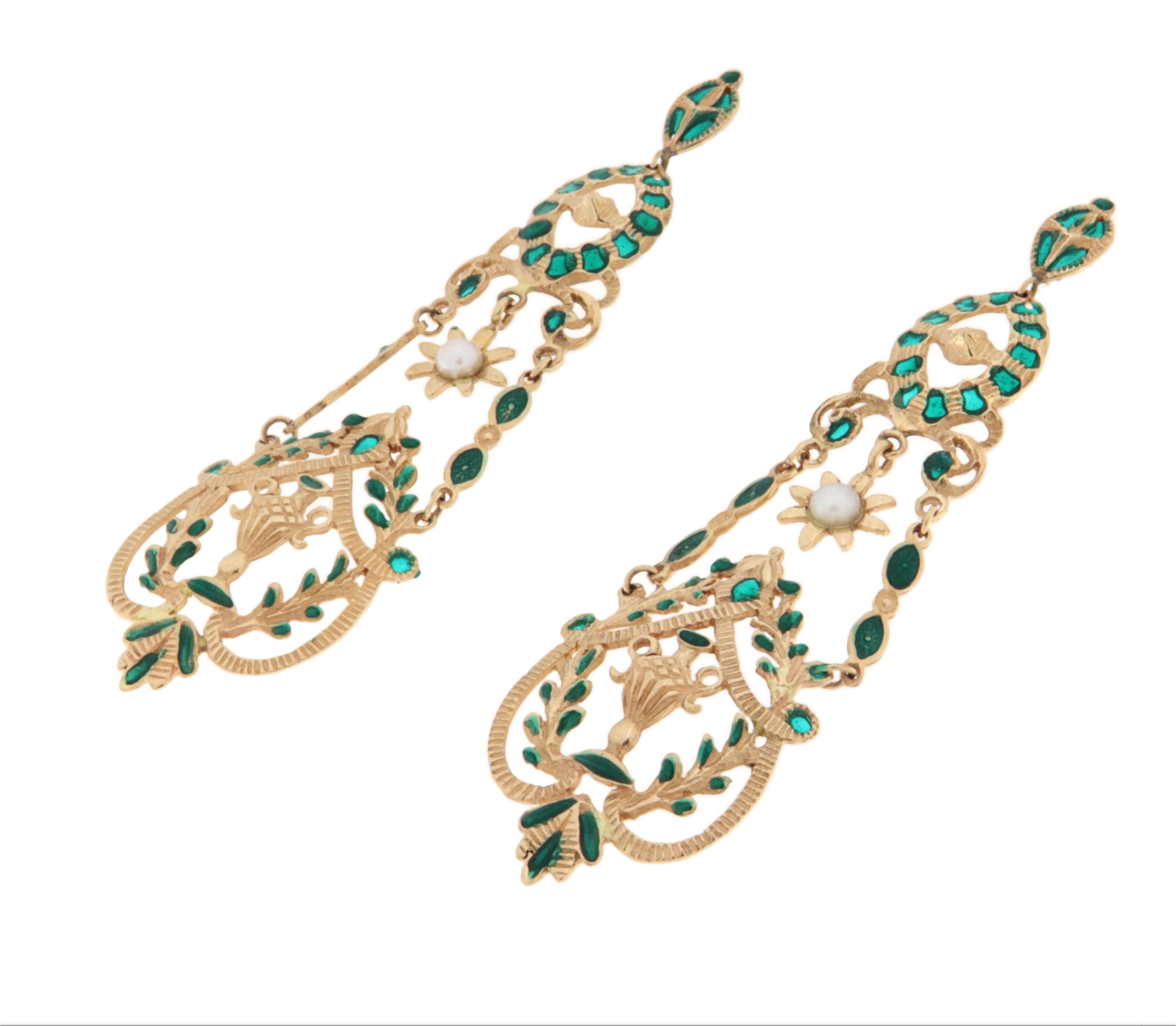 Artisan Pendants d'oreilles en or jaune 14 carats avec perles en émail en vente