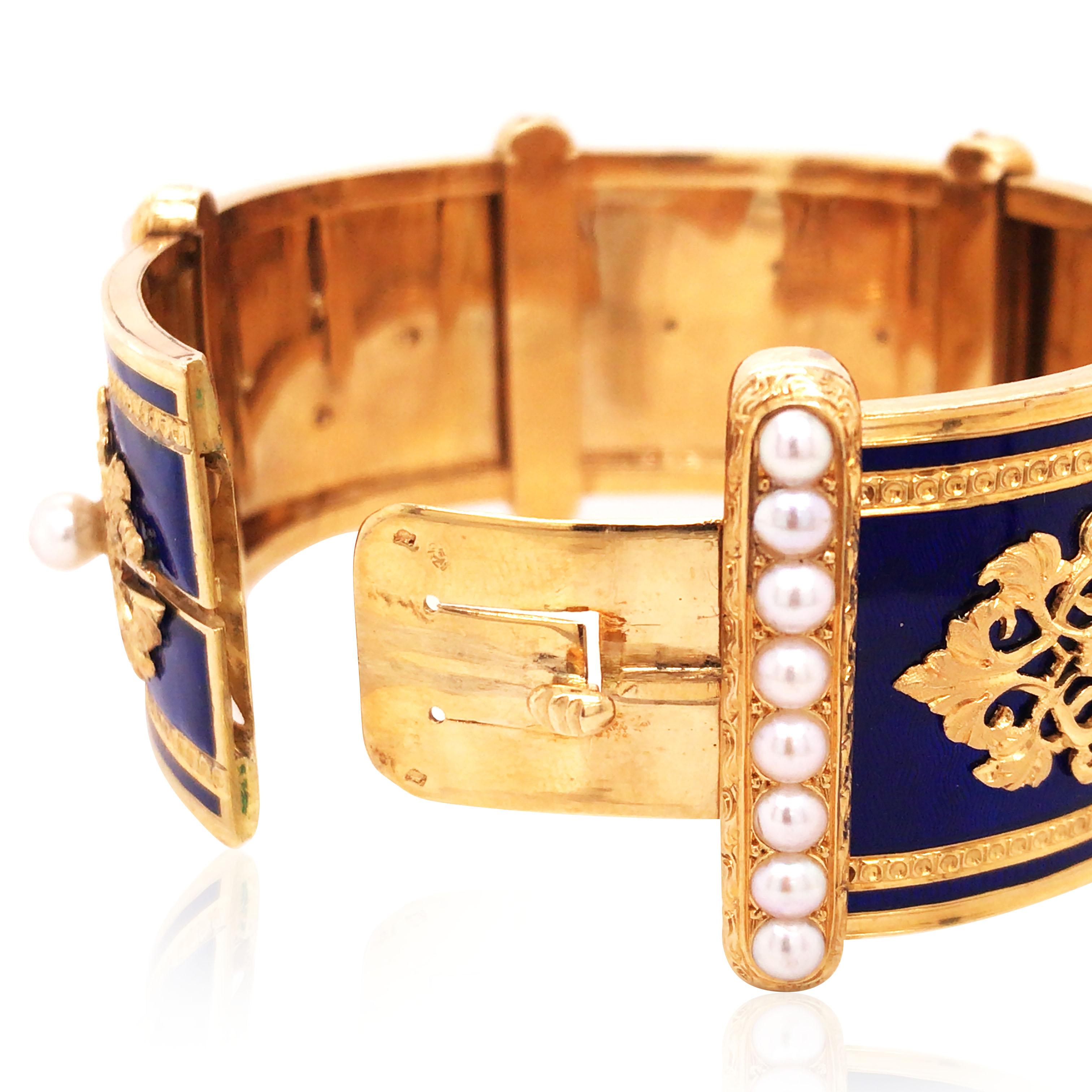 Enamel Pearl Gold Bangle In Good Condition For Sale In New York, NY