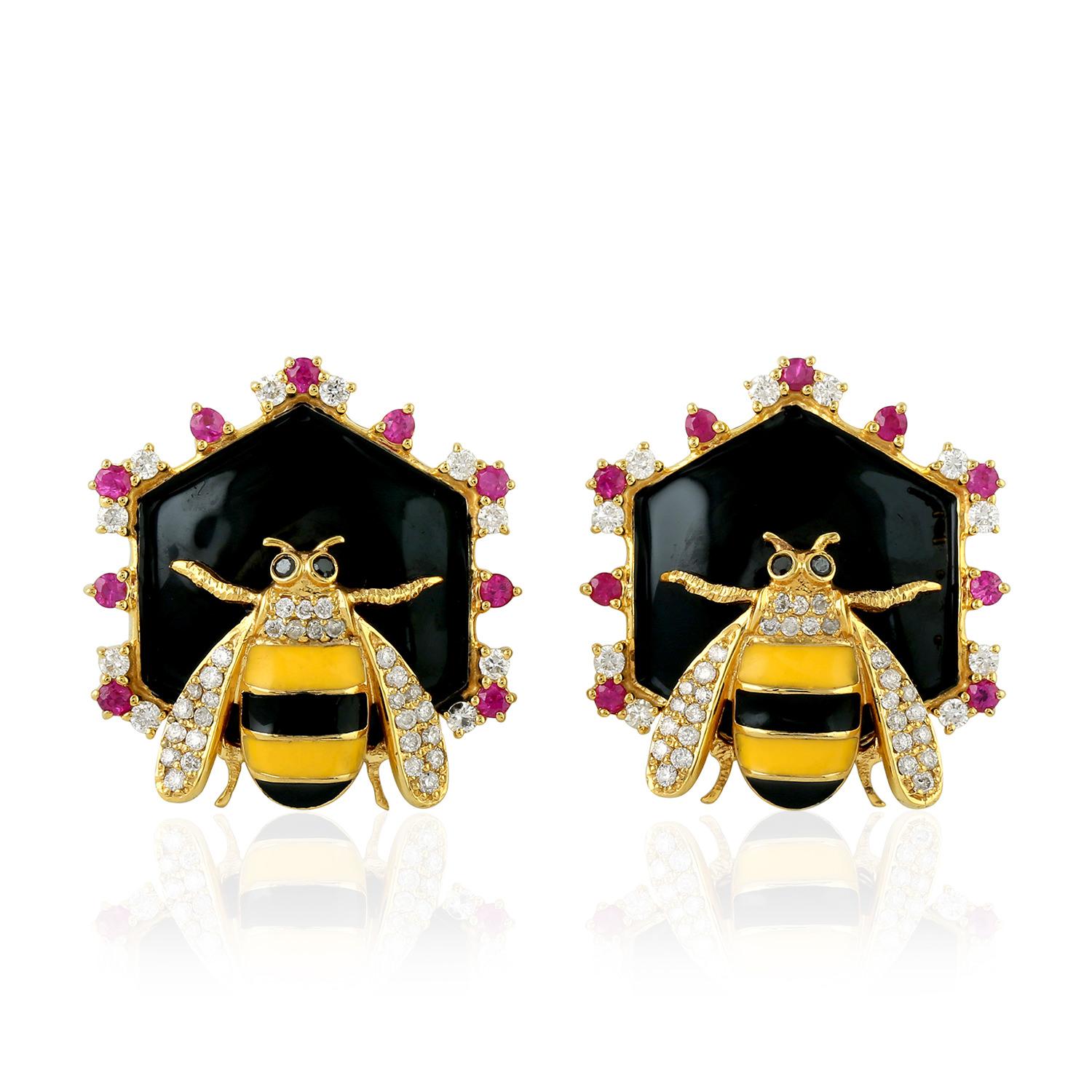 Mixed Cut Enamel Ruby Diamond 18 Karat Gold Honey Bee Pendant Necklace For Sale
