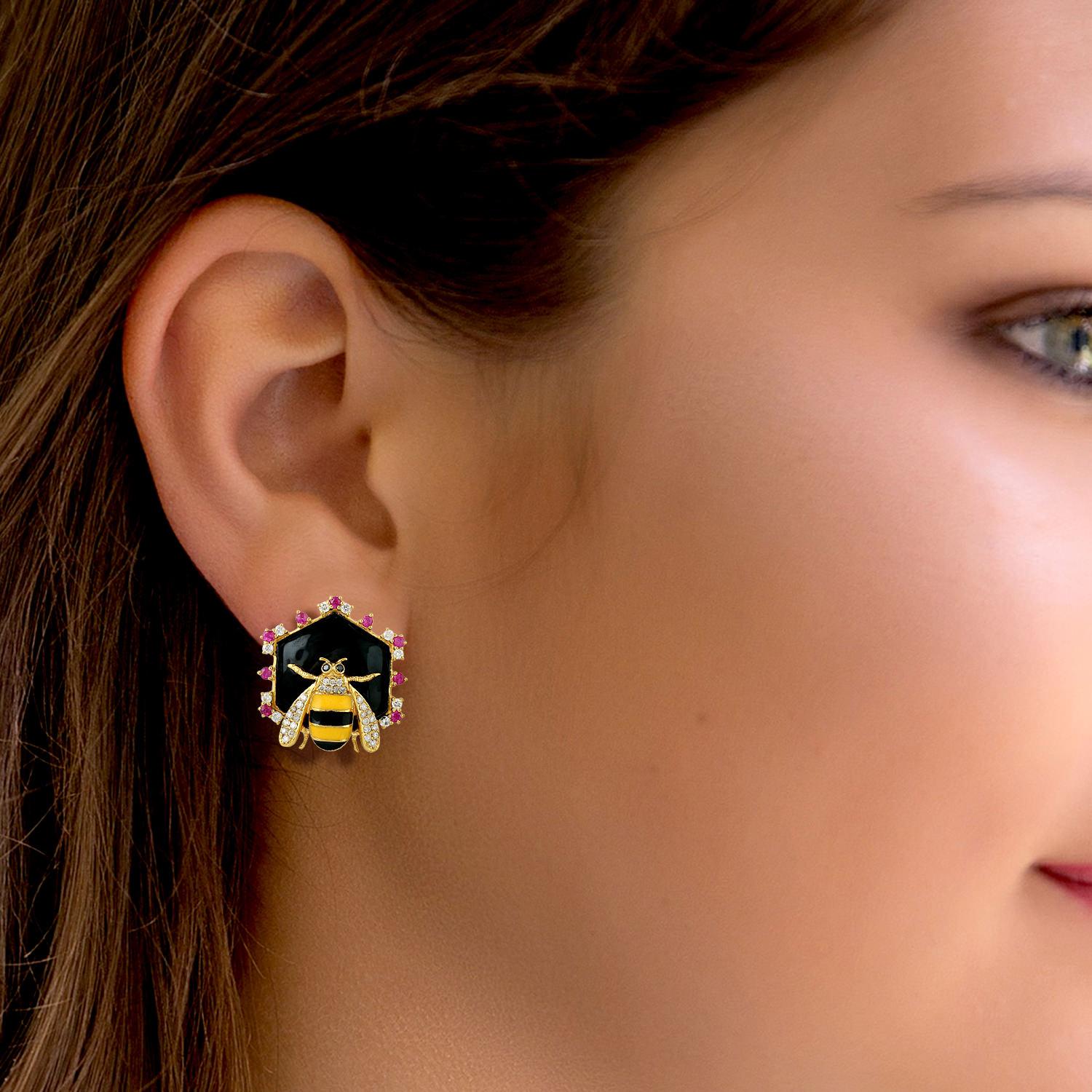 These honey bee stud earrings are crafted from 14-karat yellow gold.  It is set with .37 carats rubies & .30 carats of sparkling diamonds.  See other honey bee collection matching pieces.

The ring is a size 7 and may be resized to larger or smaller