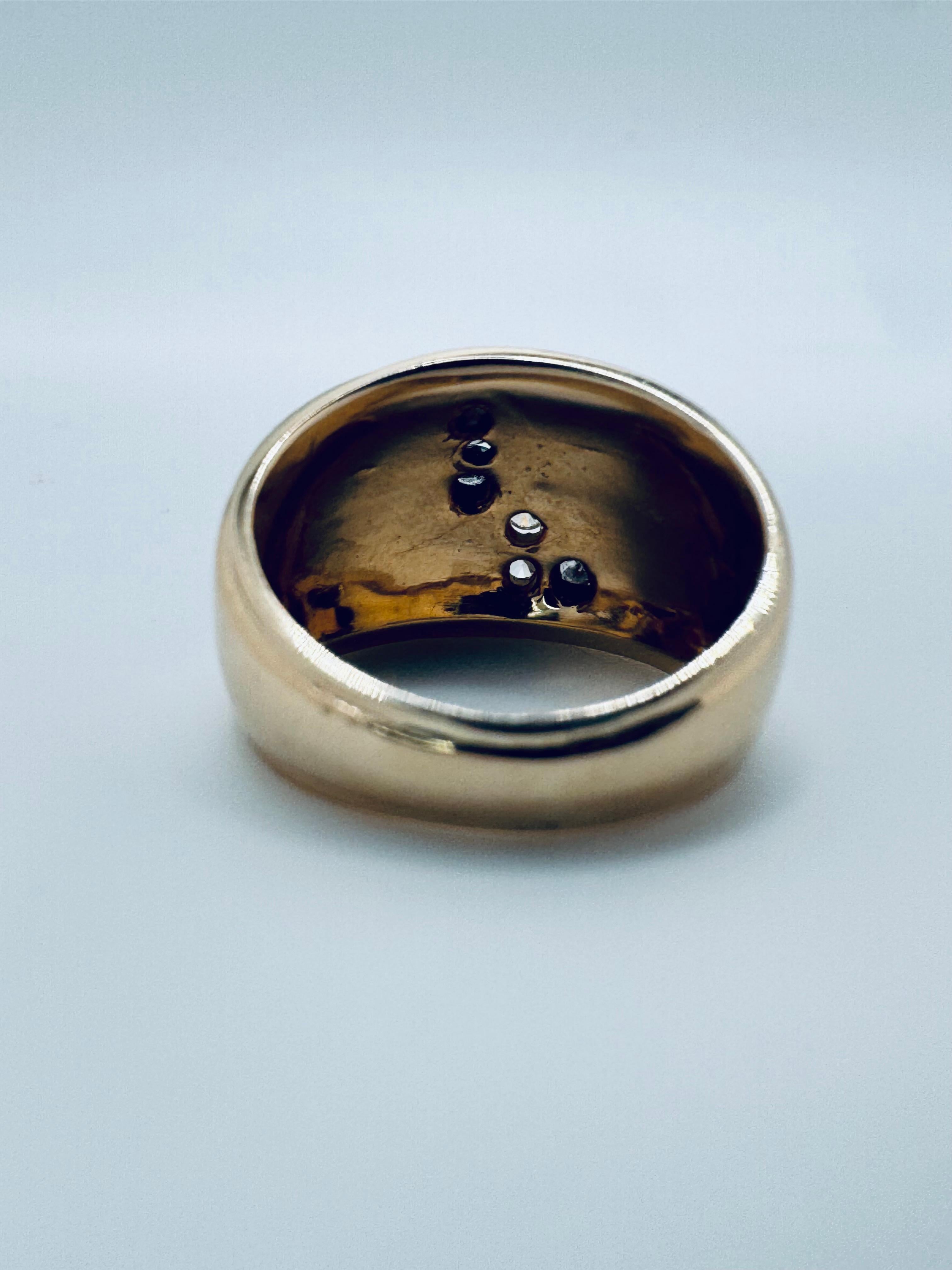 Bague en or jaune 14K avec émail et diamants rayés Unisexe en vente