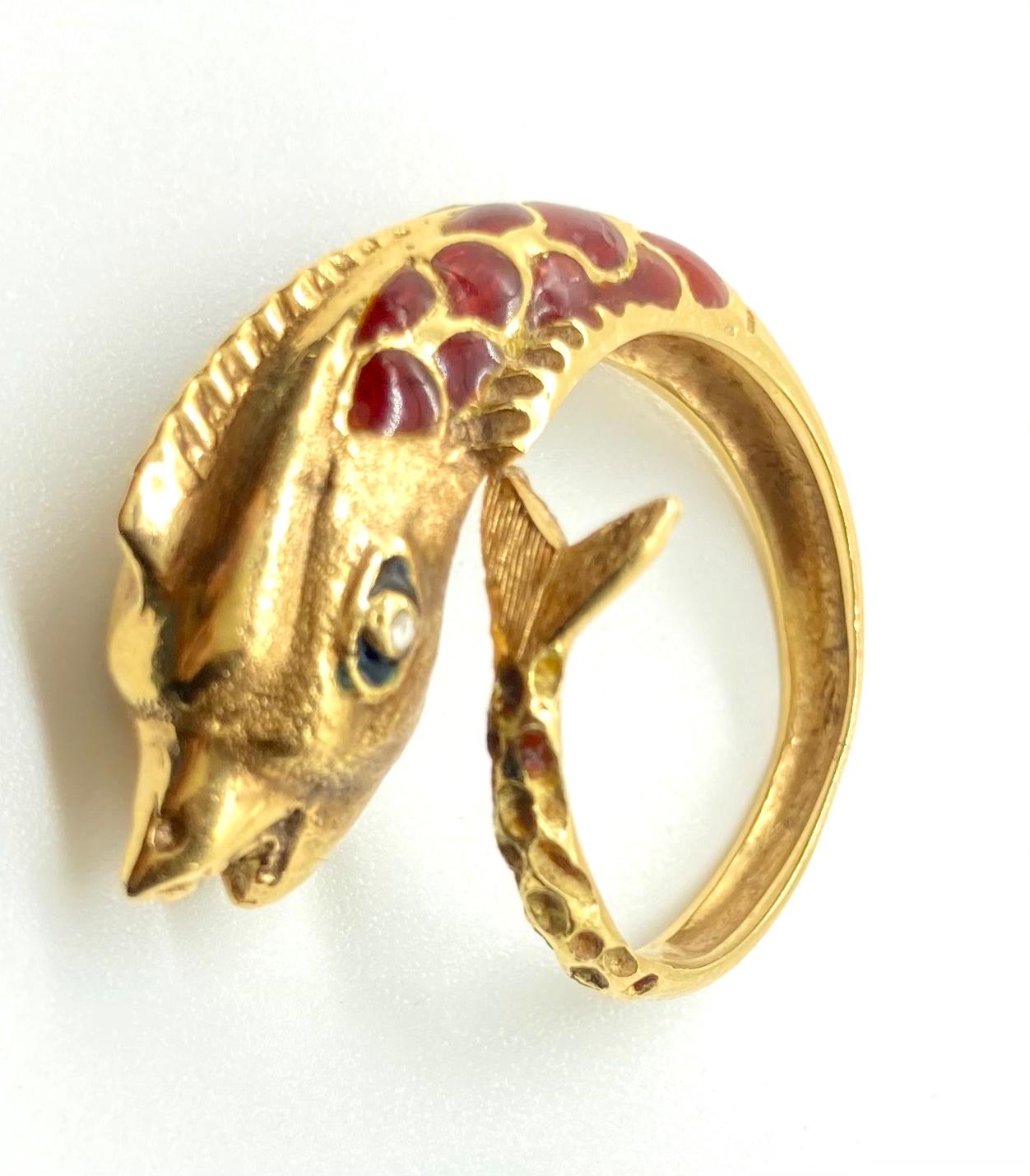 A fun enamel and 18 karat yellow gold fish ring. Made in Italy, circa 1970.