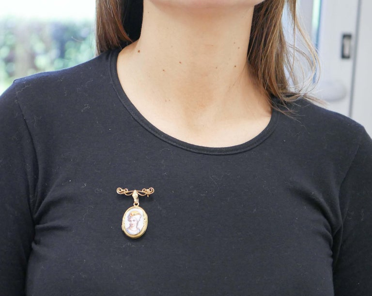 Enamel, 14 Karat Yellow Gold Retrò Brooch For Sale at 1stDibs