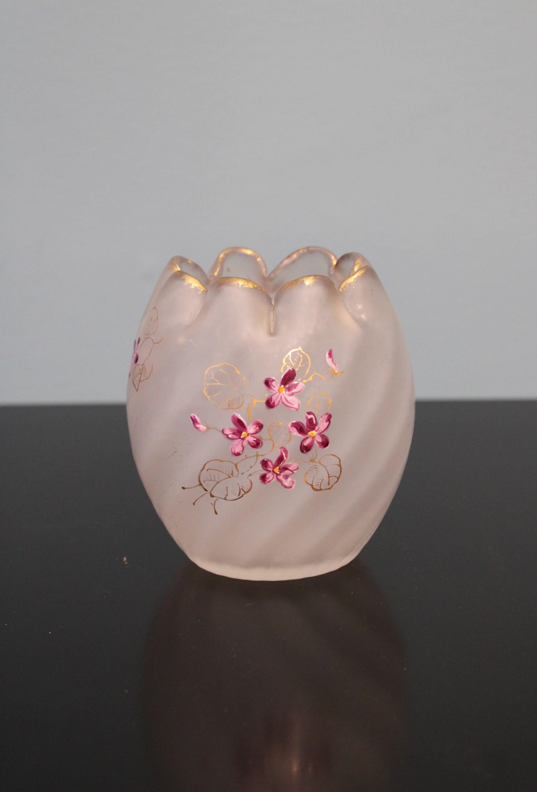 Enameled Art Nouveau Glass Vase In Good Condition For Sale In Paris, FR