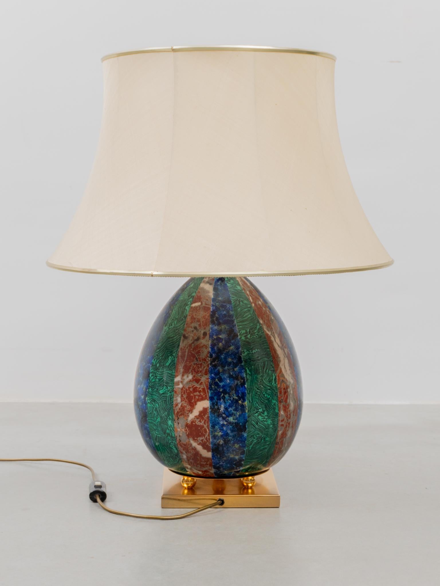 Emaillierte Tischlampe aus farbigem, lackiertem Marmor, Malachit und Messing im Angebot 2