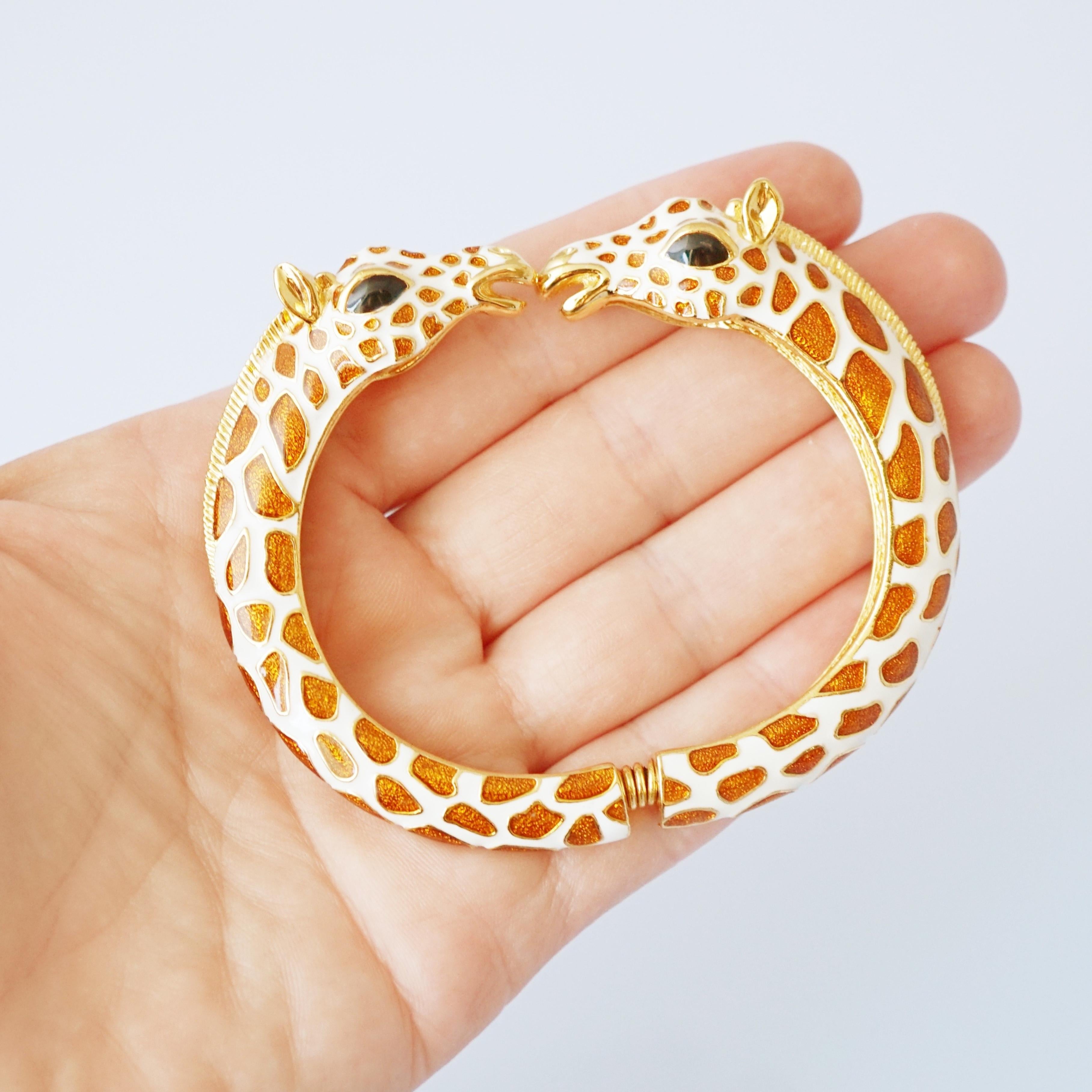 Women's Enameled Giraffe Heads Hinged Bangle Bracelet By Kenneth Jay Lane, 1990s For Sale