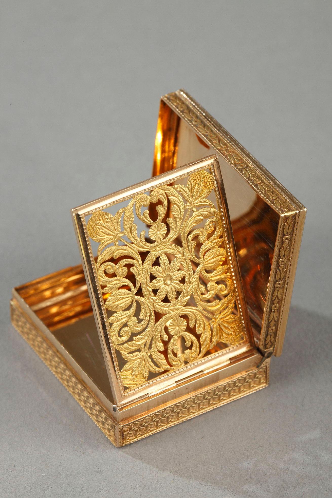 Vinaigrette en or émaillé, œuvre du début du XIXe siècle en vente 6