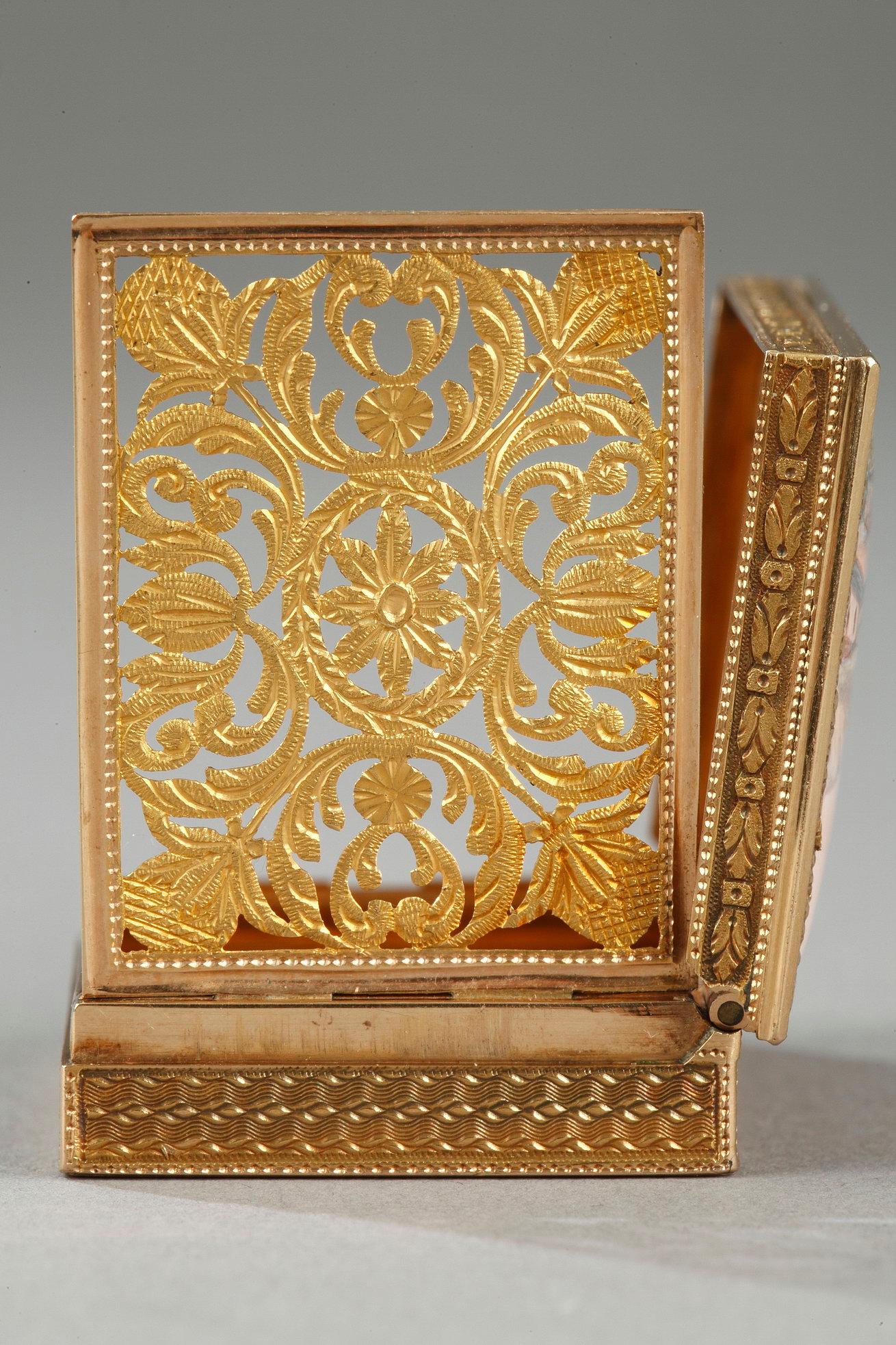Enameled Gold Vinaigrette, Early 19th Century Work For Sale 7
