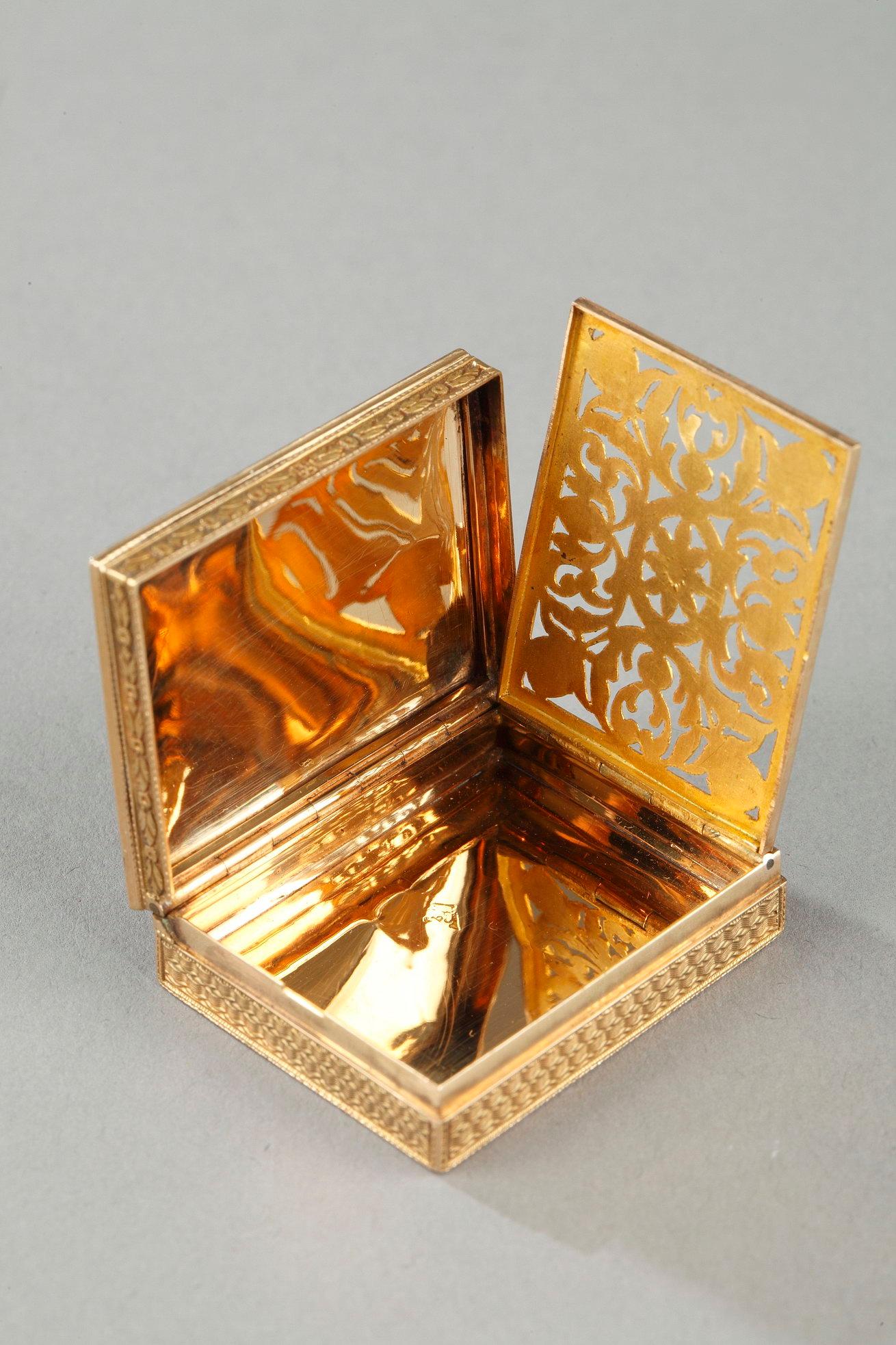 Vinaigrette en or émaillé, œuvre du début du XIXe siècle en vente 5