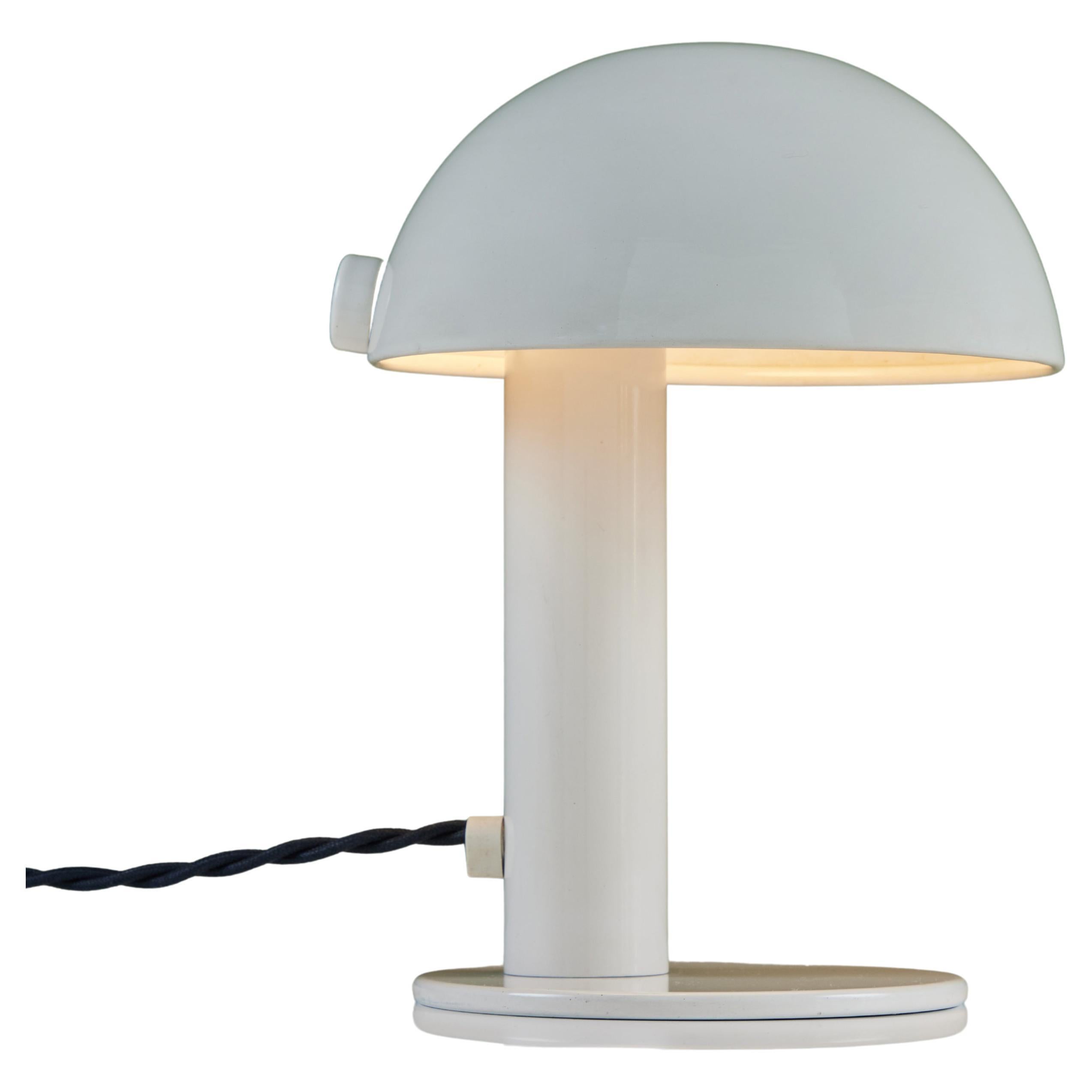 Lampe à poser avec abat-jour en forme de champignon émaillé