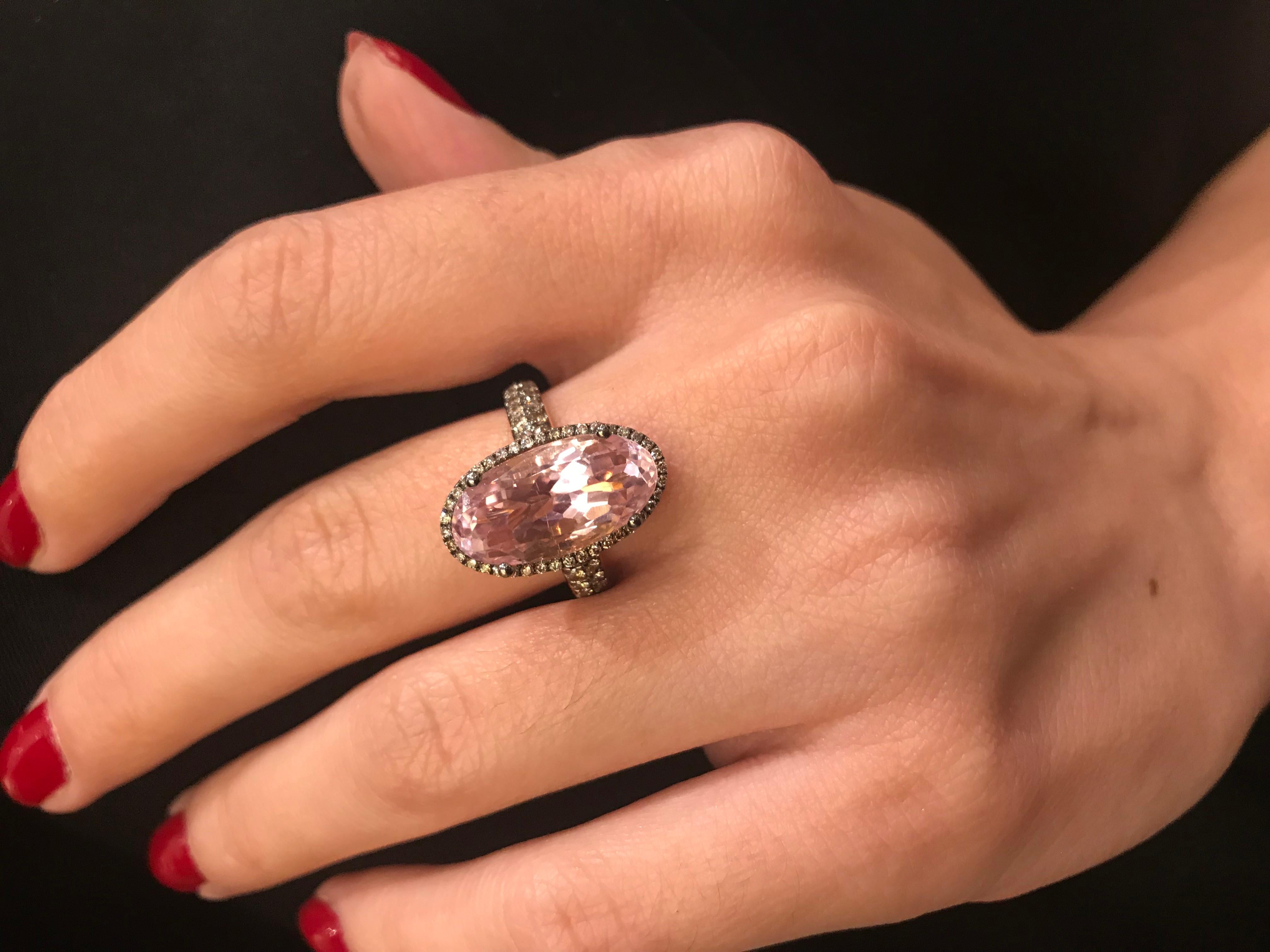 Contemporary Enameled Oval Kunzite and Brown Diamond Rose Gold Ring For Sale