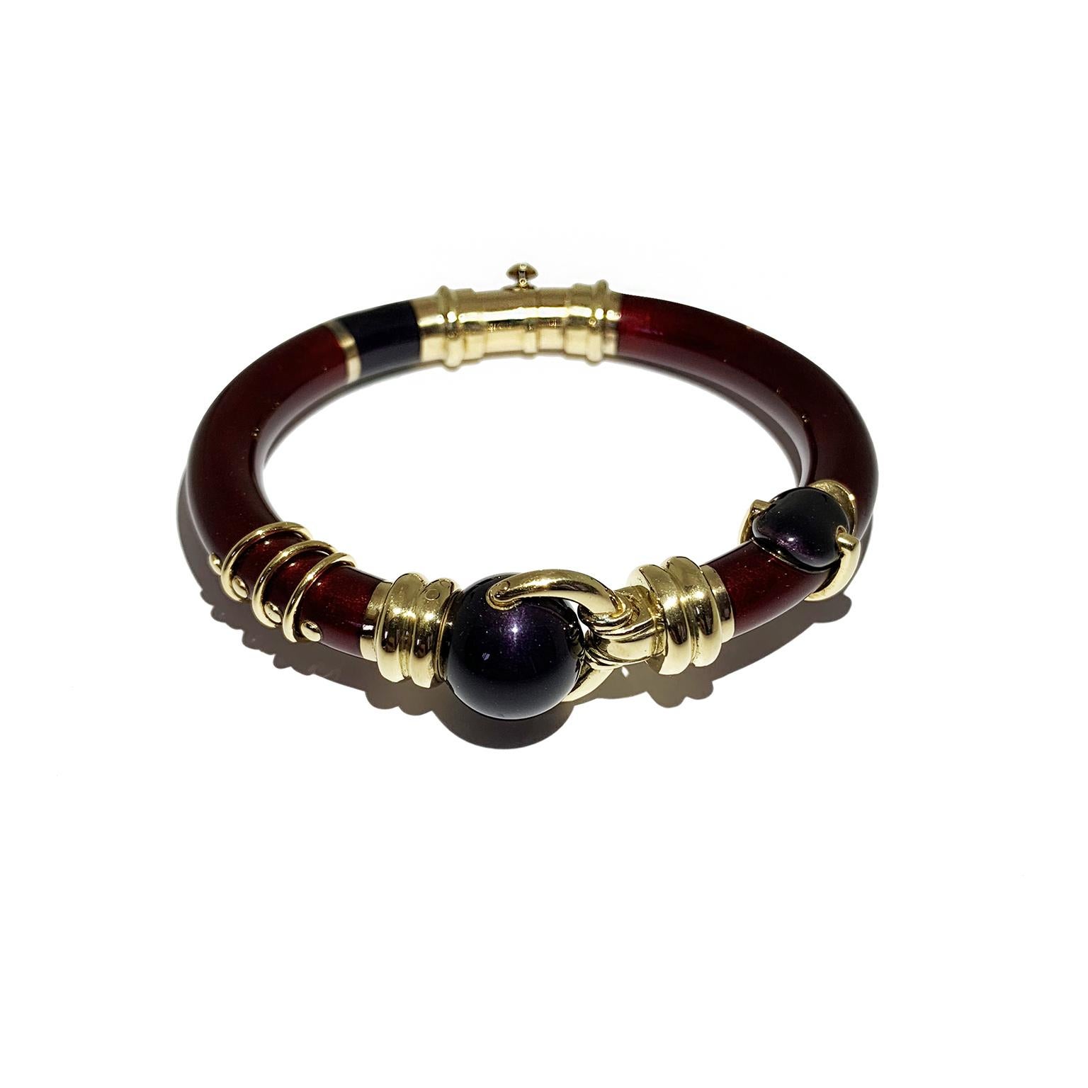 Women's or Men's Enameled Red and Blu Navy on a Yellow Gold 18 Karat Bangle