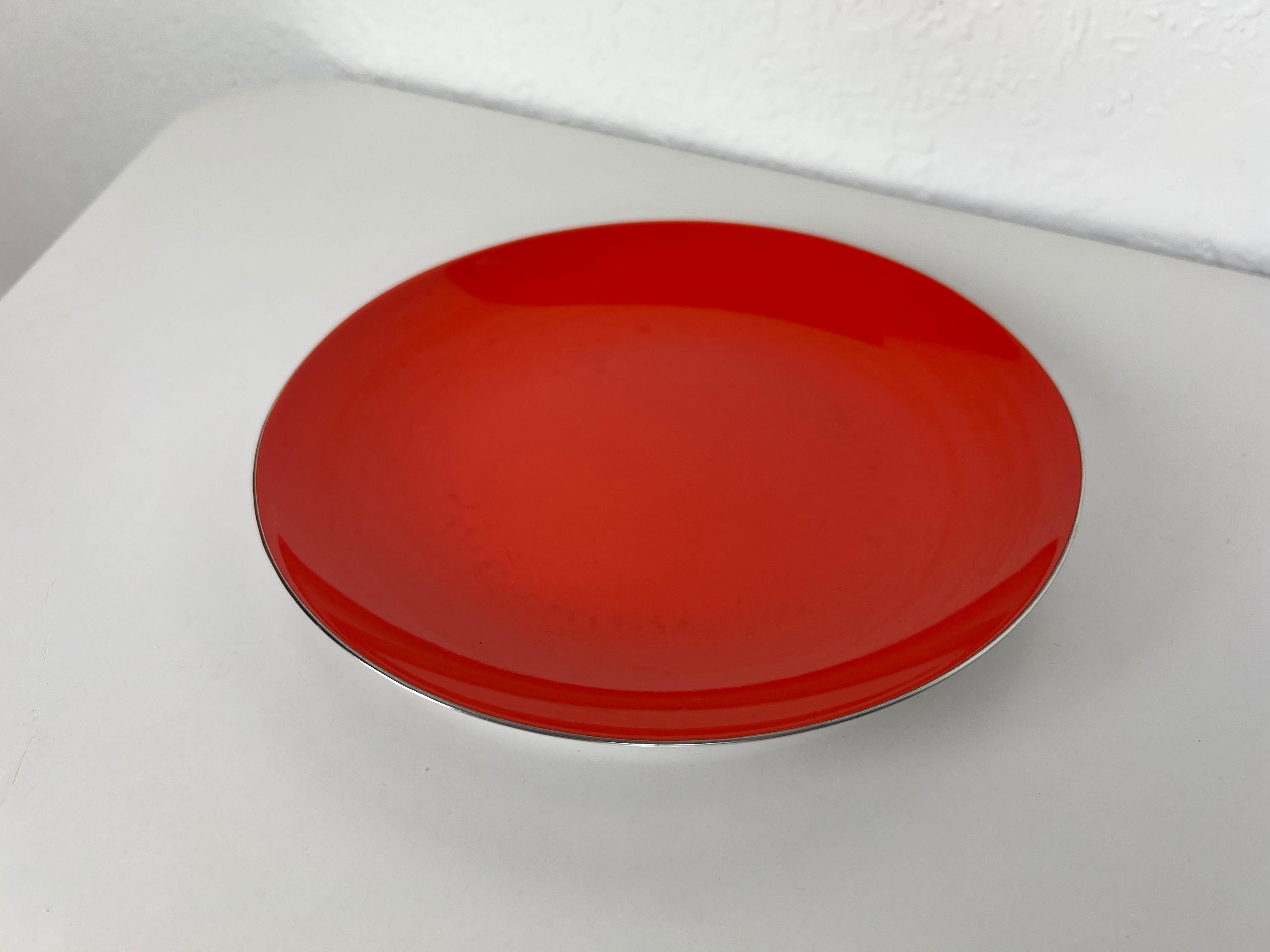 Mid-Century Modern Enameled Red Metal Bowl by Leif Wessmann for Knoll International