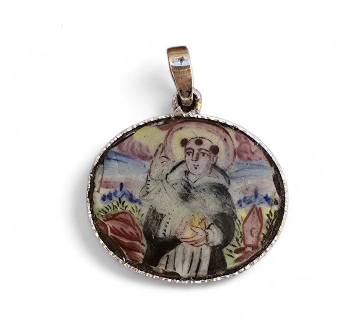 Peint à la main Pendentif Reliquaire émaillé - 19ème siècle en vente