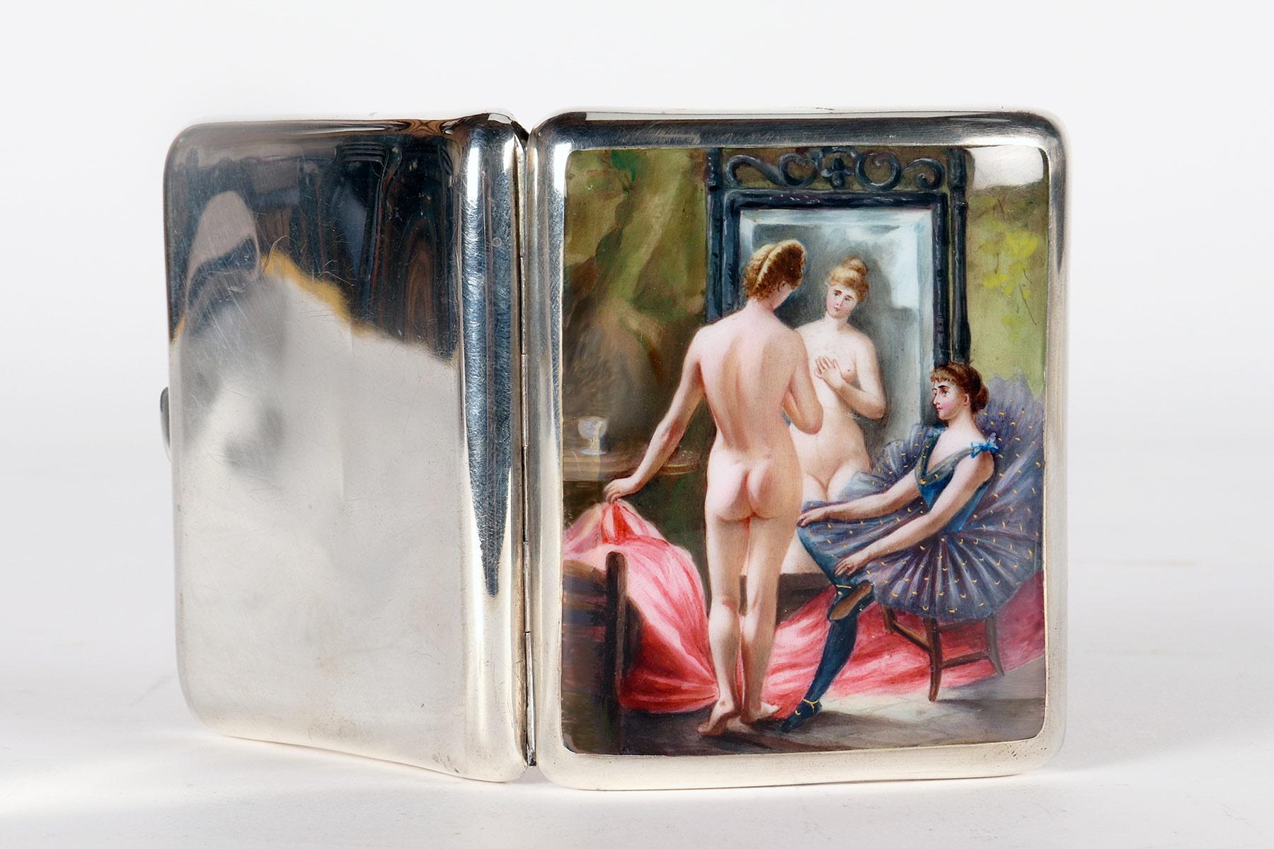 Portasigarette in argento smaltato con soggetto erotico, donna nuda. Germania 1900. in vendita 4
