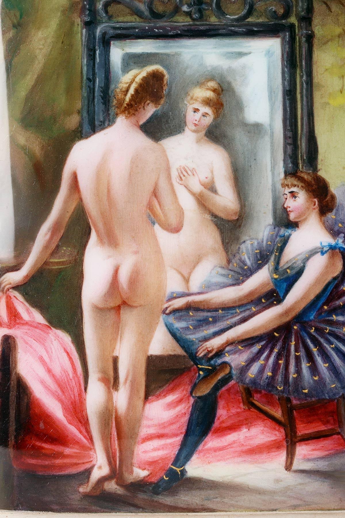 XX secolo Portasigarette in argento smaltato con soggetto erotico, donna nuda. Germania 1900. in vendita