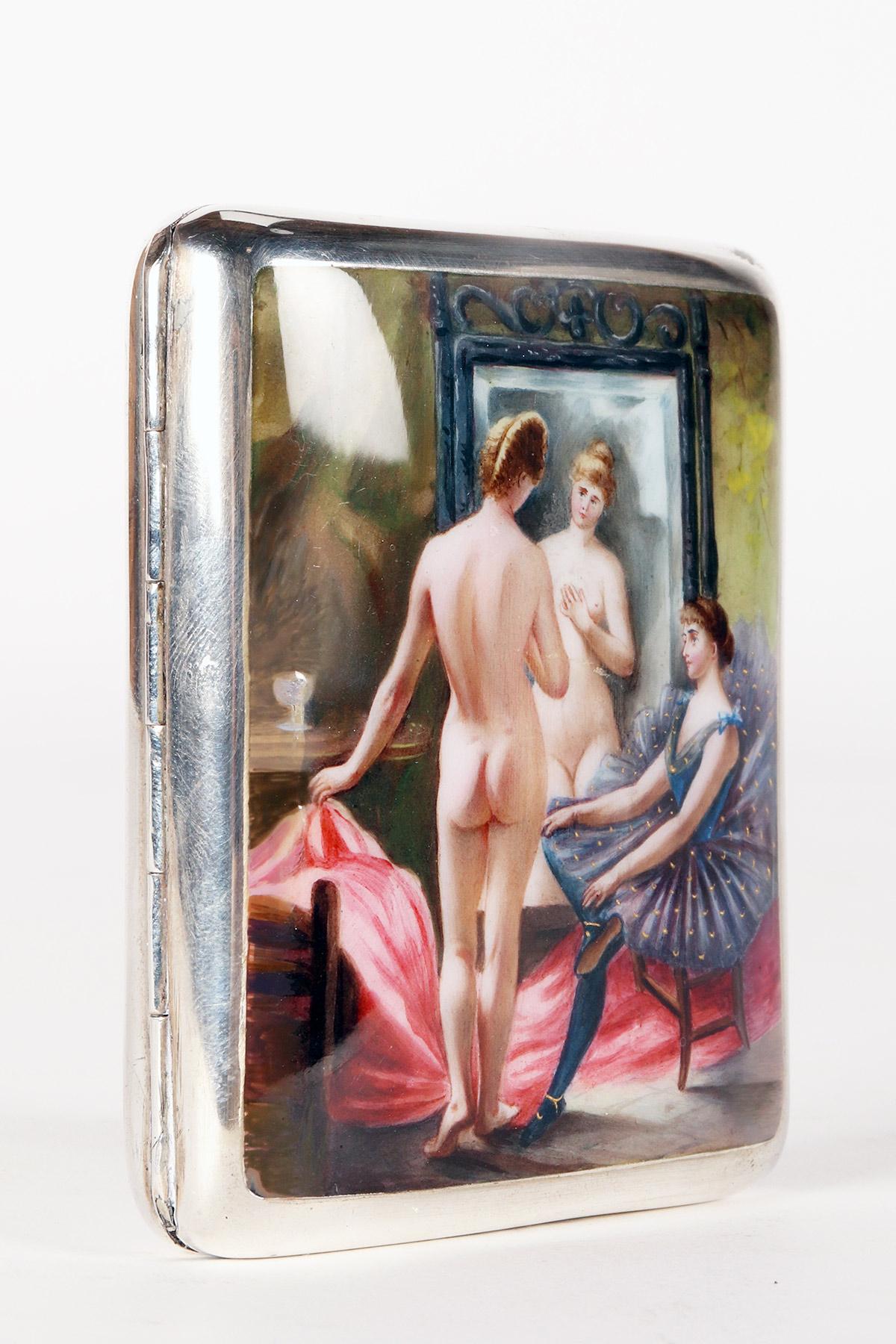 Argento Portasigarette in argento smaltato con soggetto erotico, donna nuda. Germania 1900. in vendita