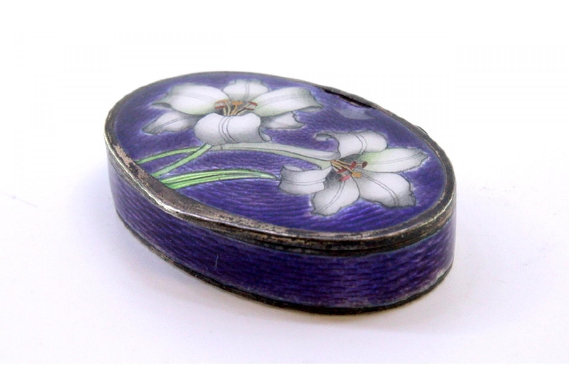 Enameled silver pill box with flowers on the hinged lid In condizioni buone in vendita a Porto, PT