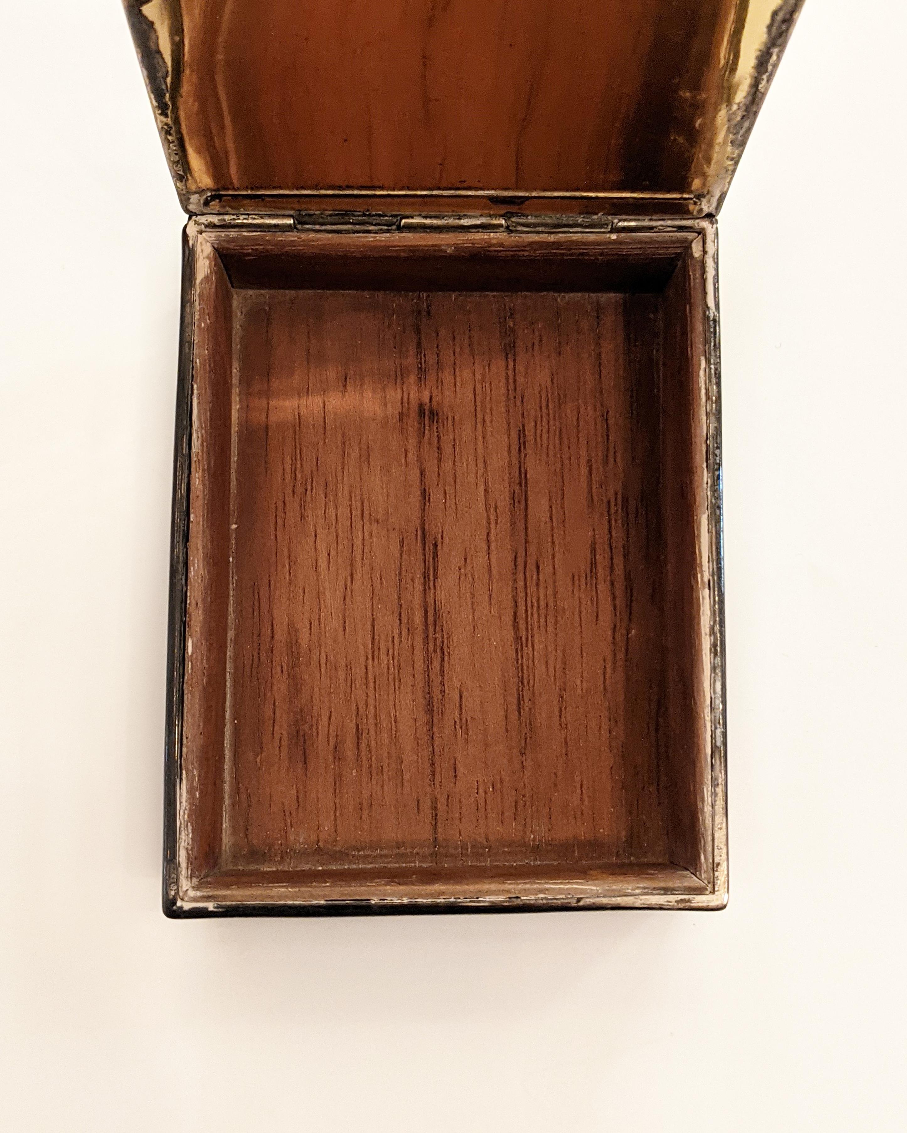 Emaillierte Schachtel aus Sterlingsilber mit Nussbaumholz, signiert von E. F. Caldwell, ca. 1930er Jahre (Mitte des 20. Jahrhunderts) im Angebot