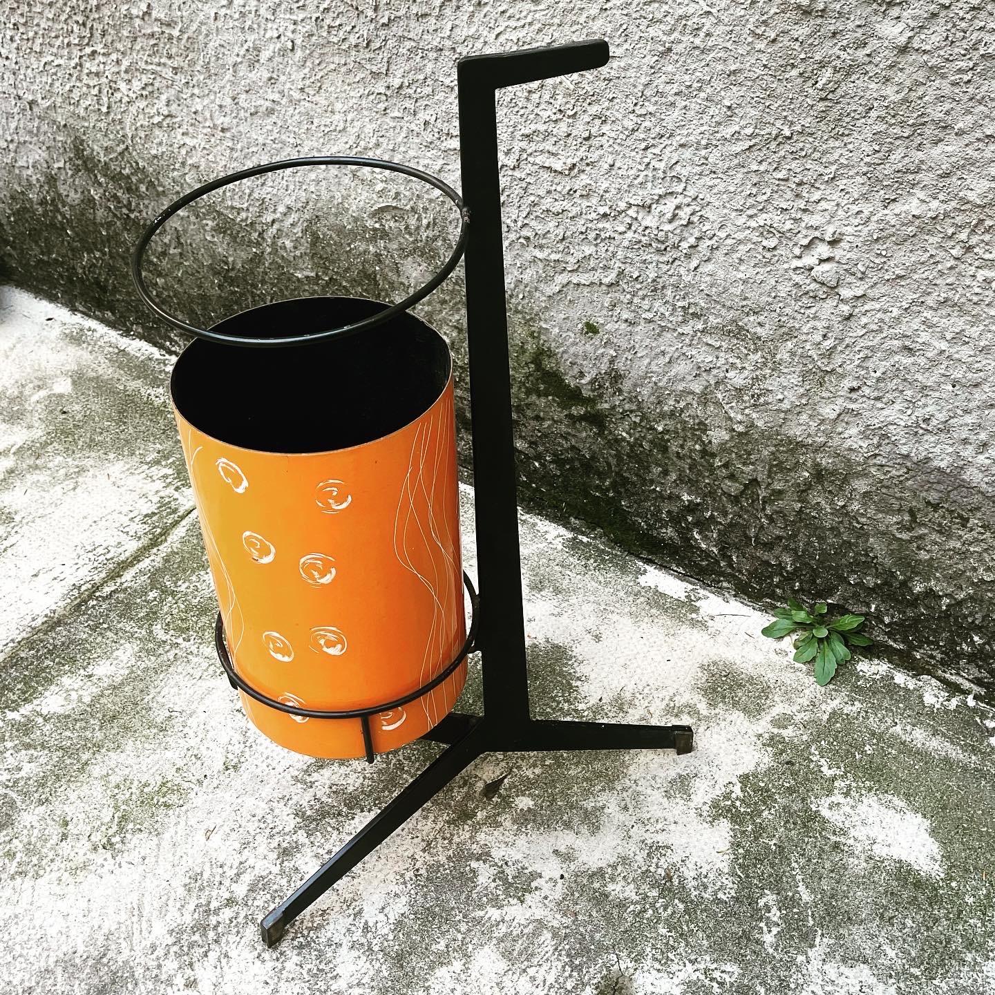 Enameled Umbrella Stand with Brass Feet by Siva Poggibonsi, 1950s In Good Condition For Sale In Milano, IT