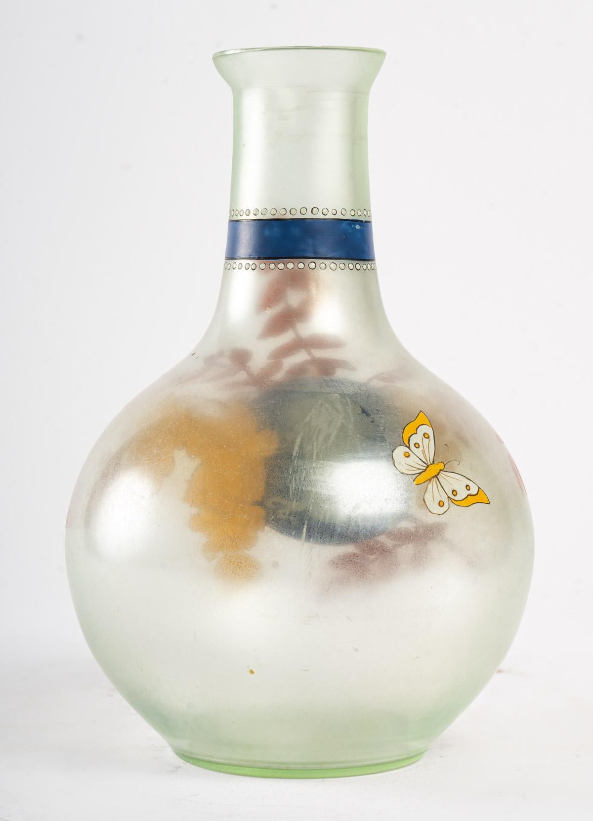 Vase en verre émaillé, début du XXe siècle Bon état - En vente à Saint-Ouen, FR