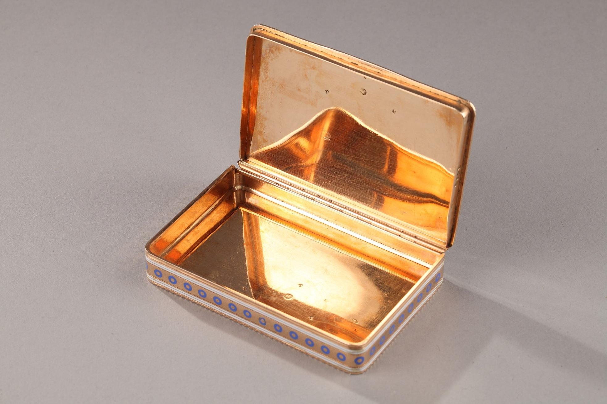Enamelled gold Swiss box. Late 18th century.  For Sale 1