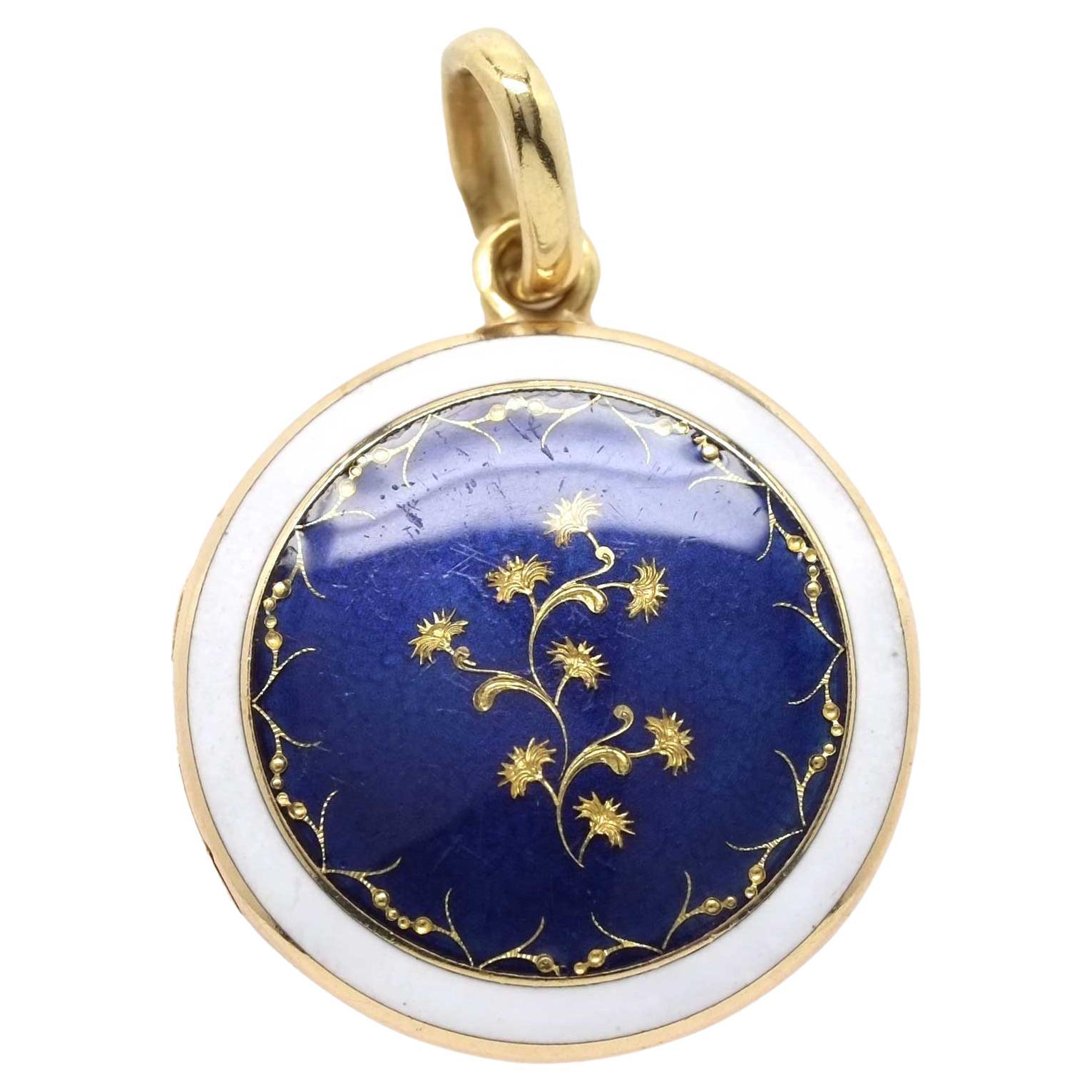 Pendentif médaillon émaillé