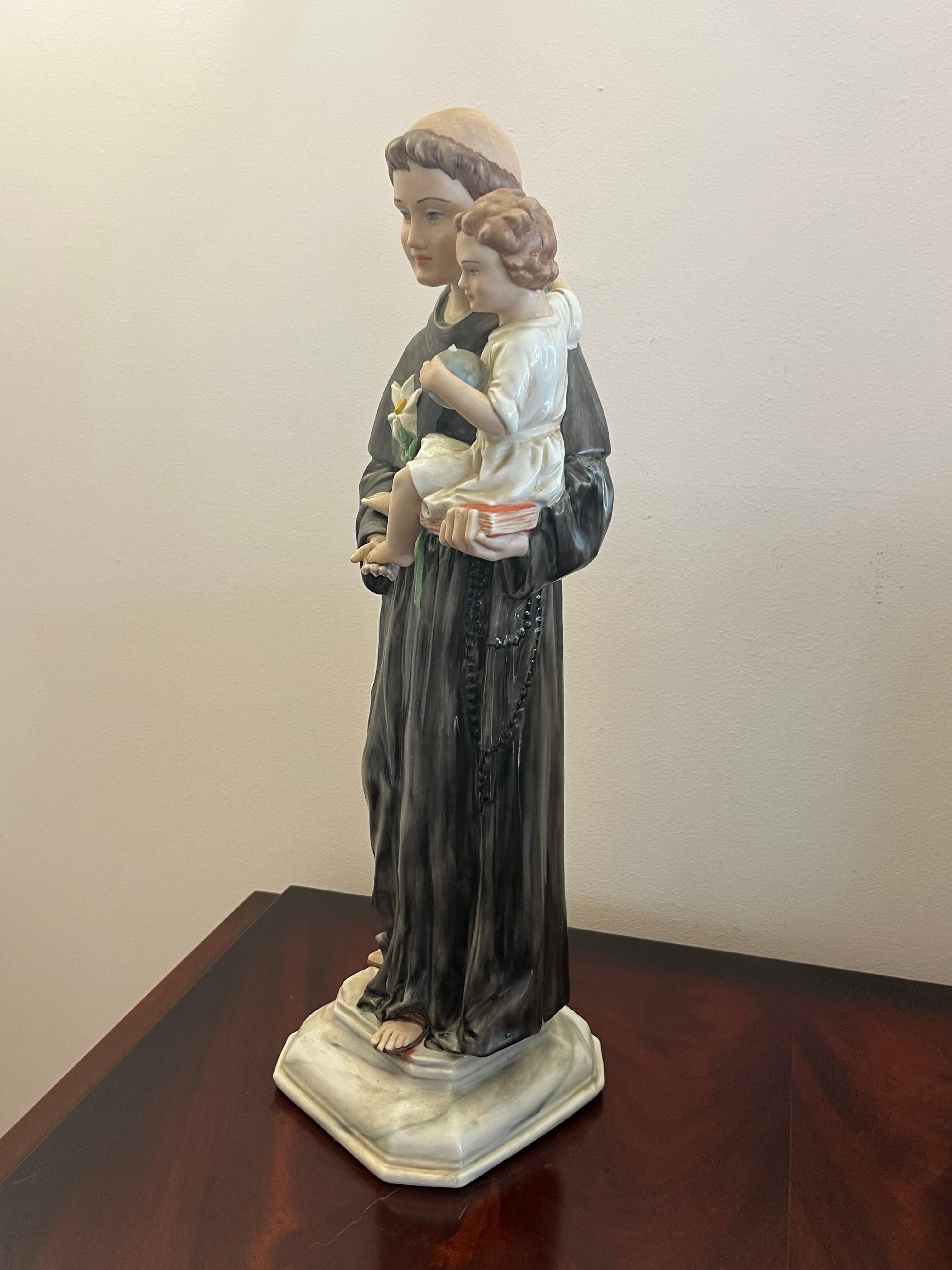Estatua de porcelana esmaltada de San Antonio, Made in Italy, Años 80, Altura 46 cm en venta 5