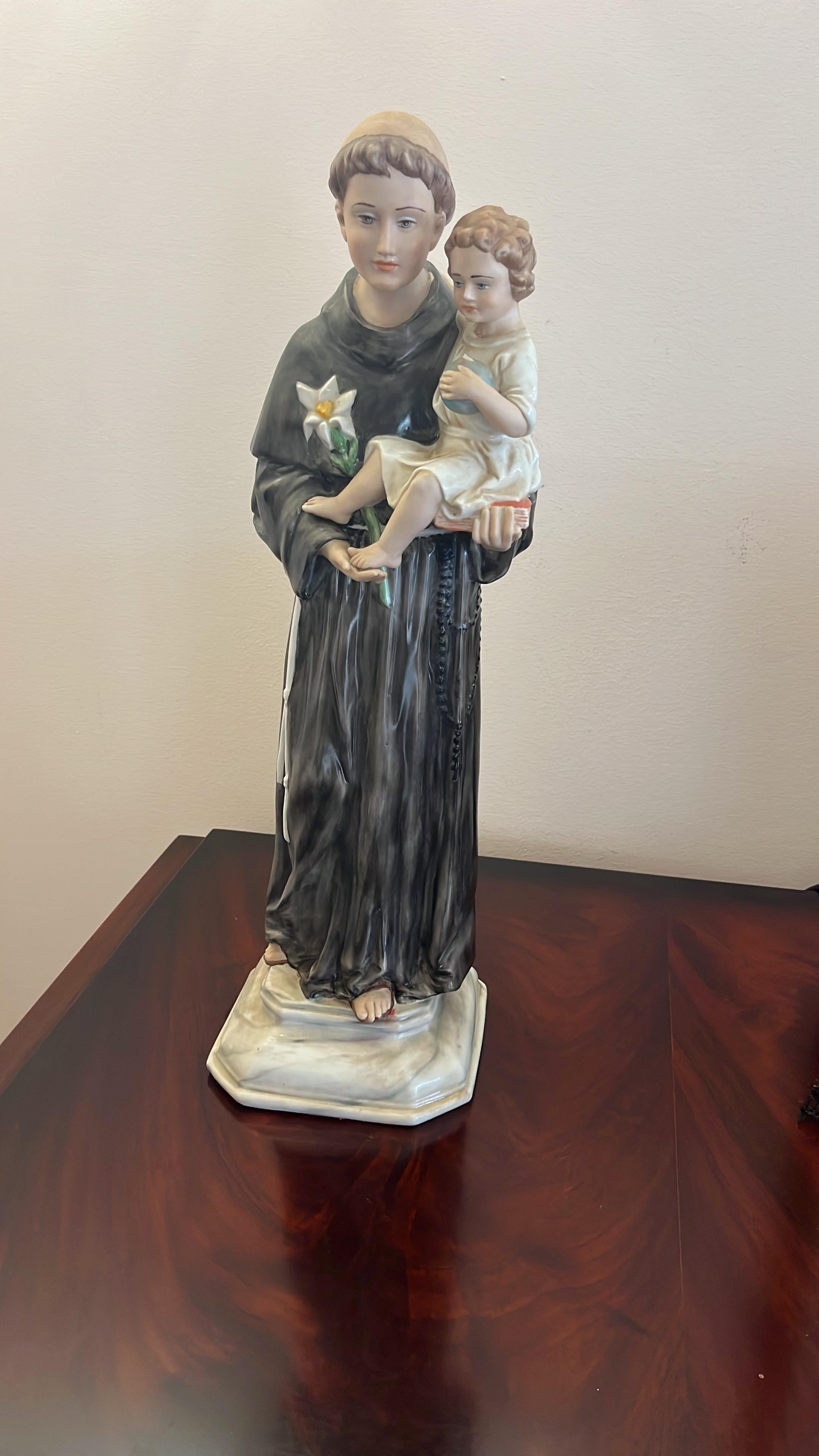 Estatua de porcelana esmaltada de San Antonio, Made in Italy, Años 80, Altura 46 cm Italiano en venta