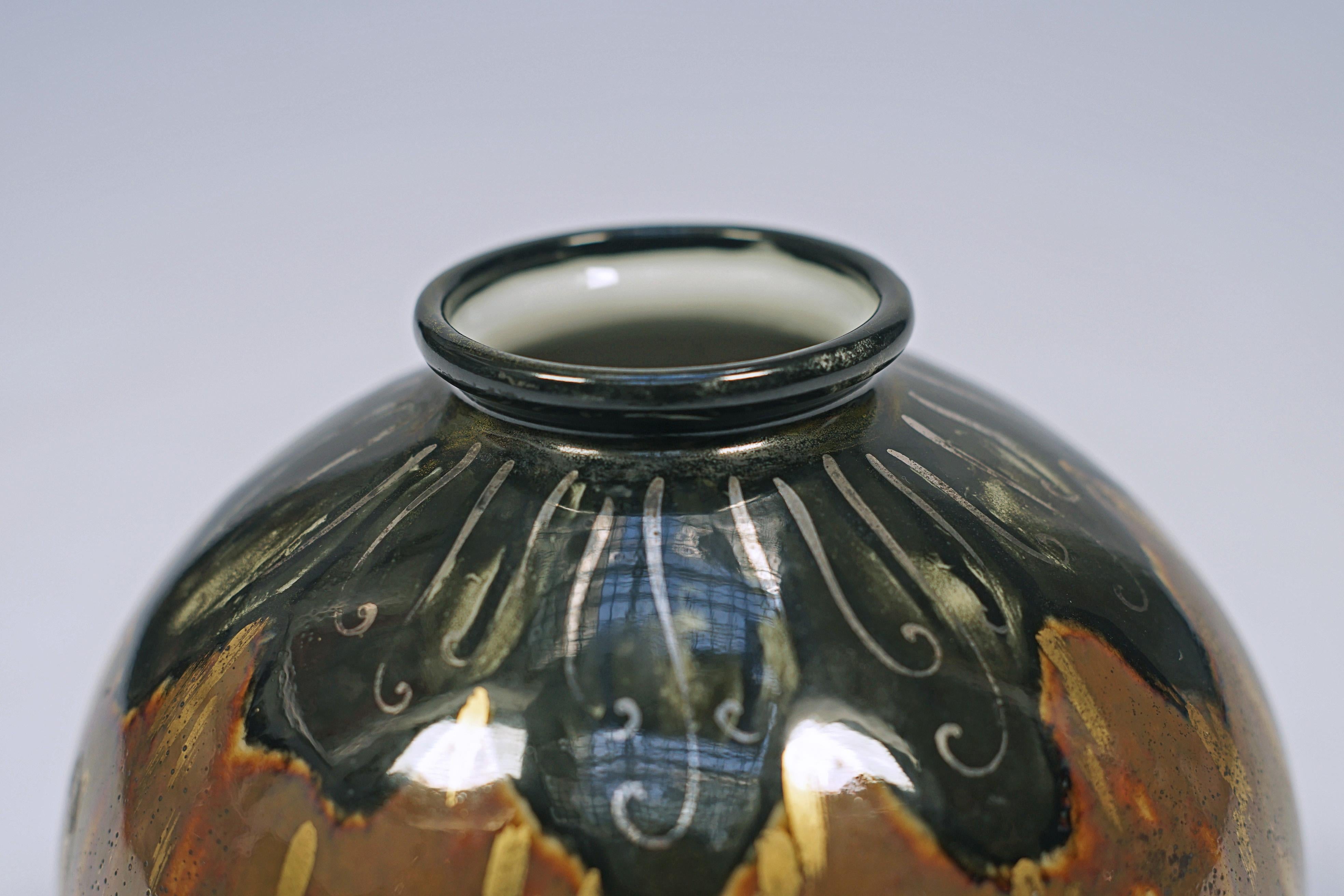 Art déco Vase en porcelaine émaillée de Limoges en vente