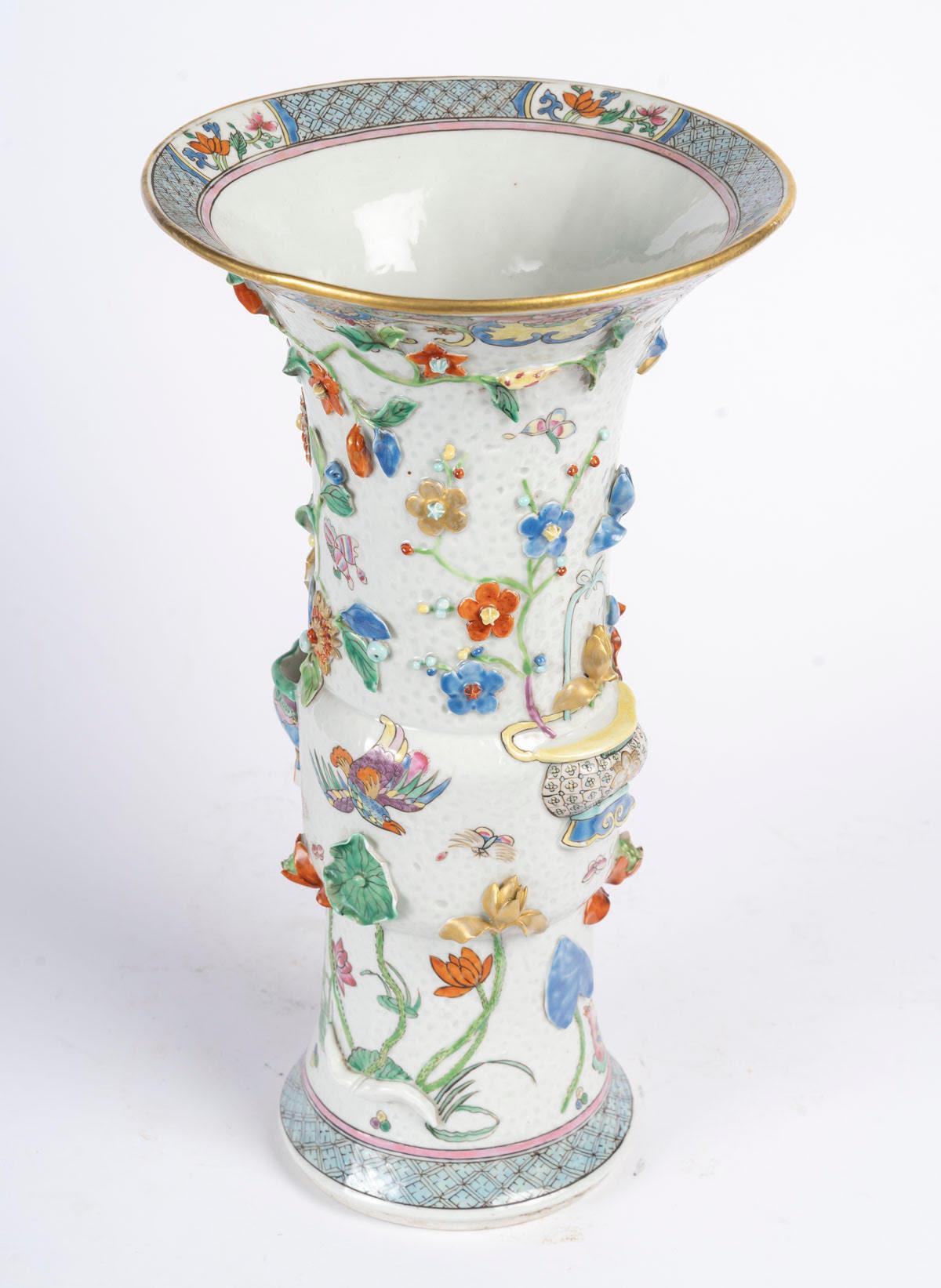 Cinese Vaso in porcellana smaltata nel gusto della Cina. in vendita