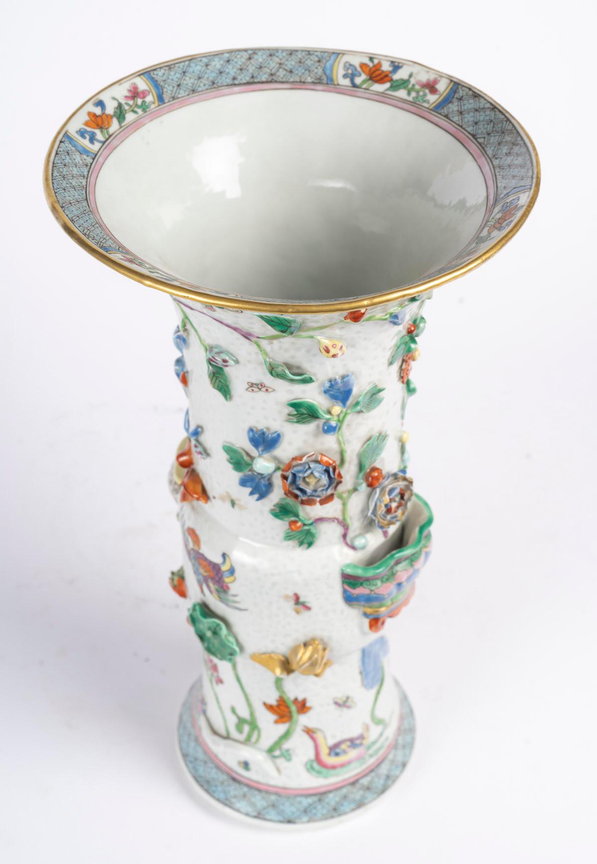 Vaso in porcellana smaltata nel gusto della Cina. in vendita 2