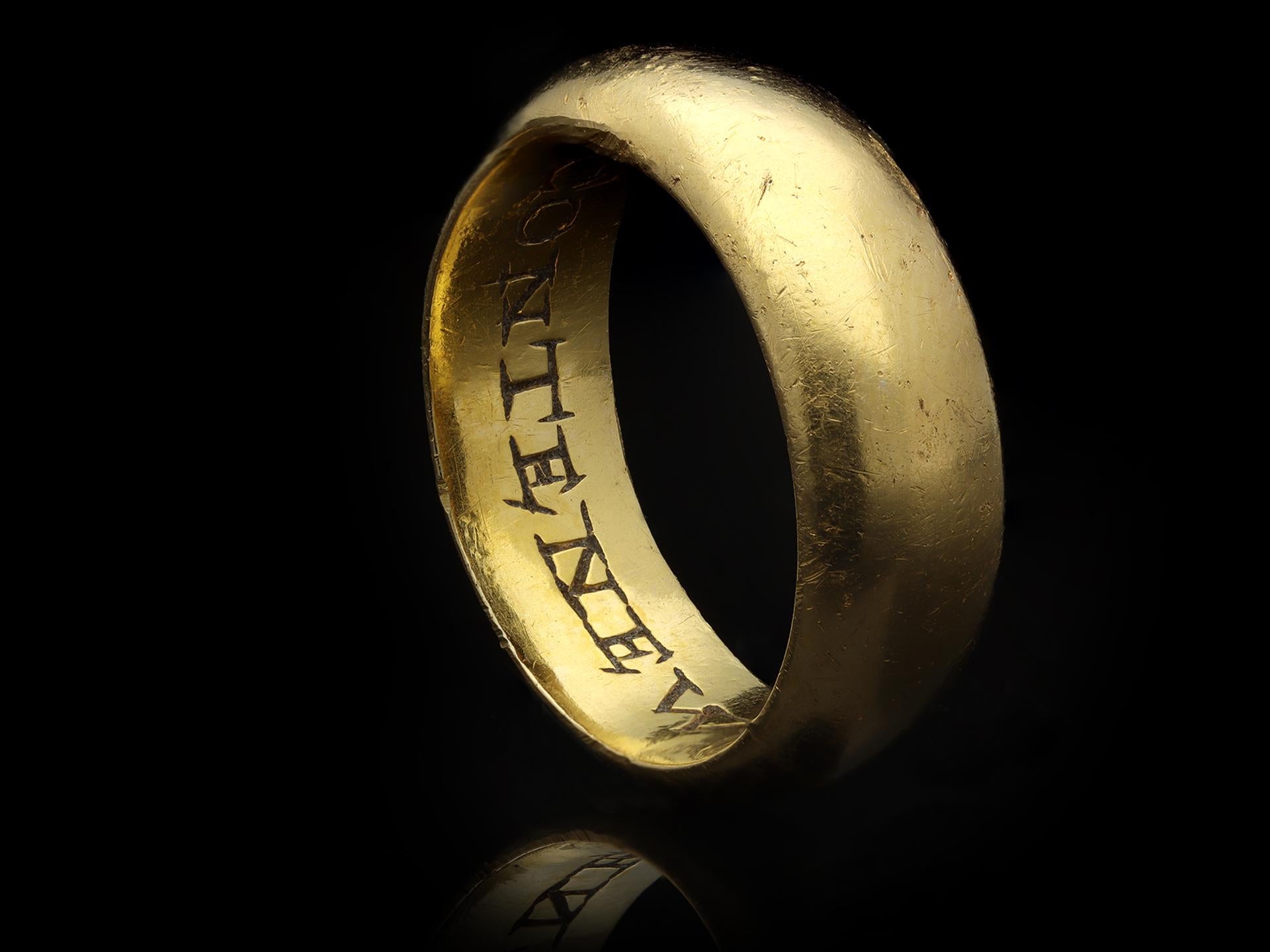 Enamelled posy ring, ‘CONTENEW + CONSTANTE’, 16th century. For Sale 1