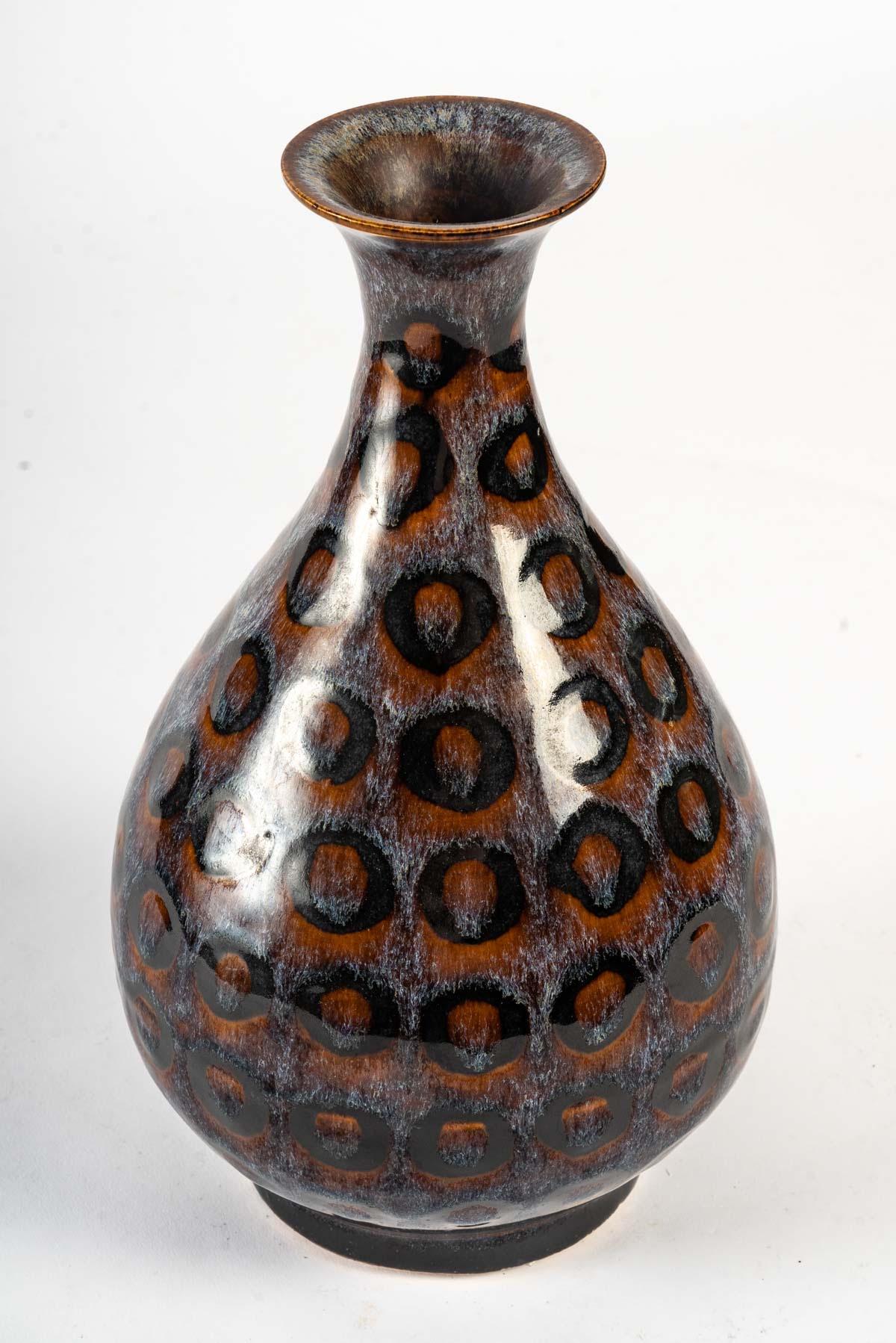Enamelled Stoneware Vase with a Rare Decoration In Good Condition In Saint-Ouen, FR