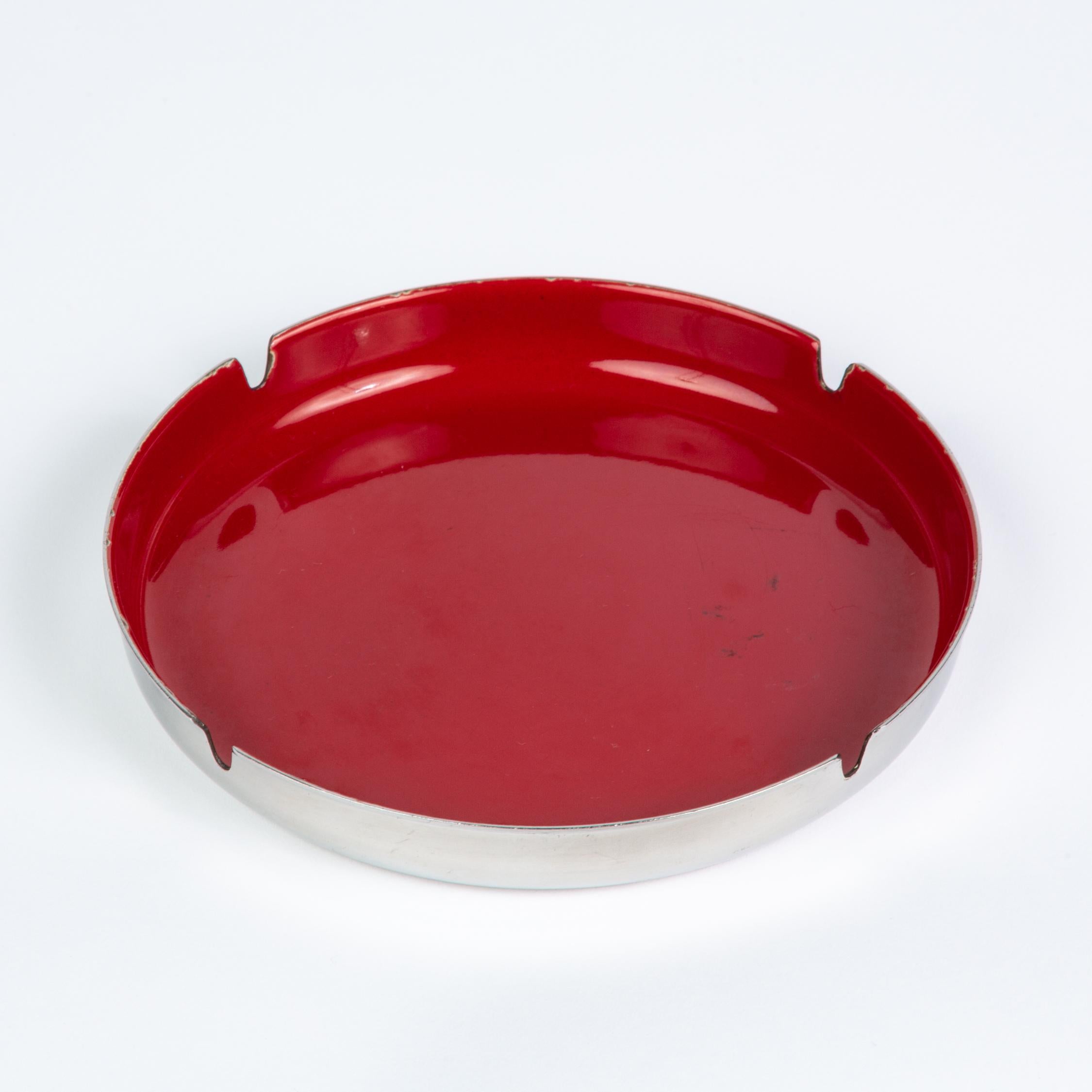 A round ashtray from Norwegian homewares manufacturer Leif Wessmann, who produced a number of ashtray models in the 1950s and 1960s which were retailed in the US at Knoll showrooms. The stainless steel vessel has a flat foot and slightly flared